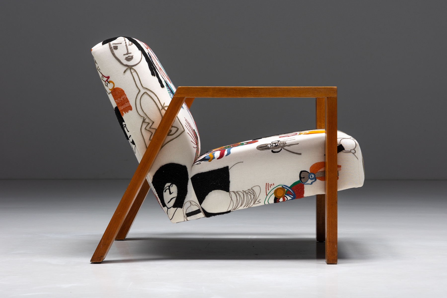 Upholstered modernist chair in Dutch design