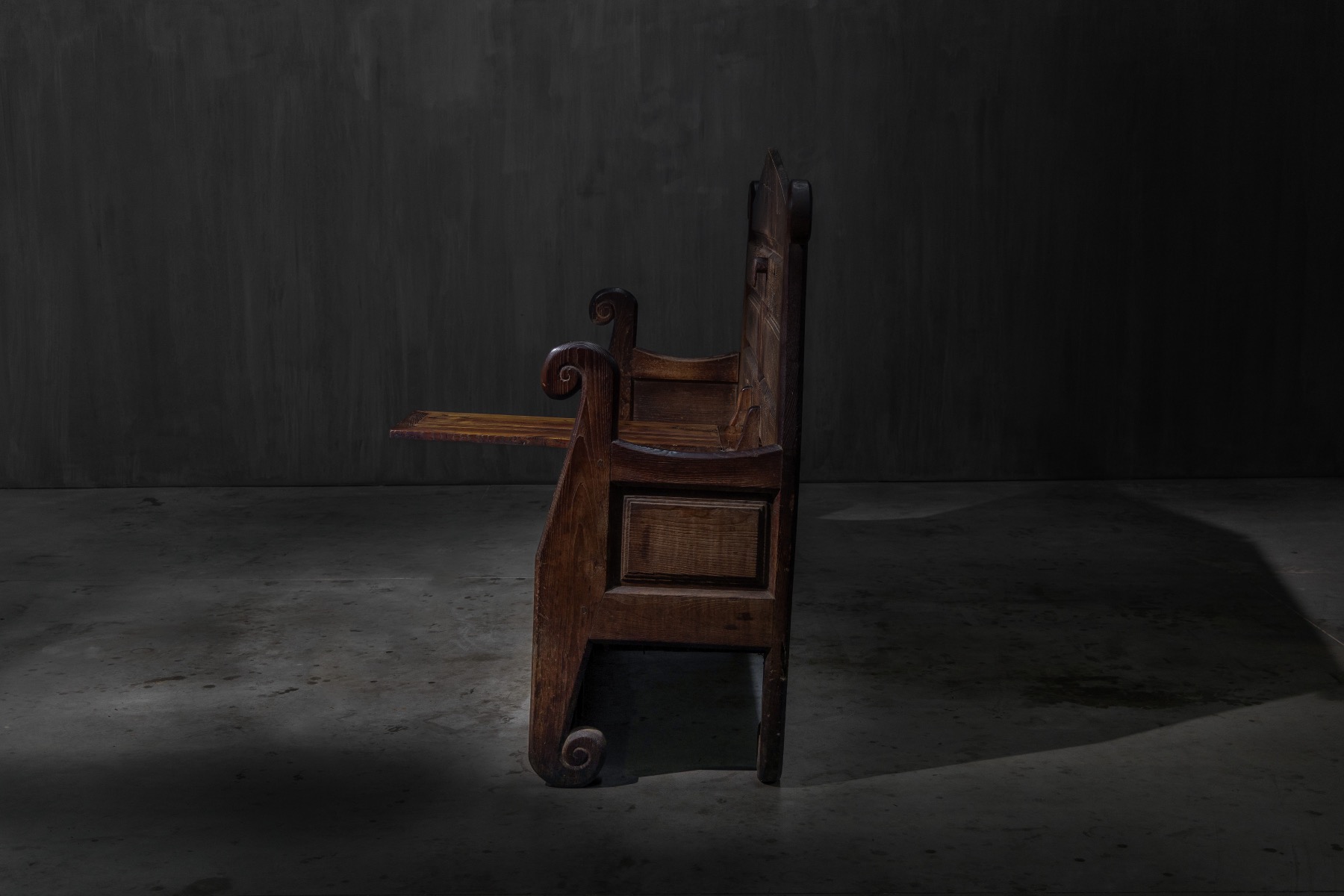 Solid wood Alpine bench with fold out tabletop
