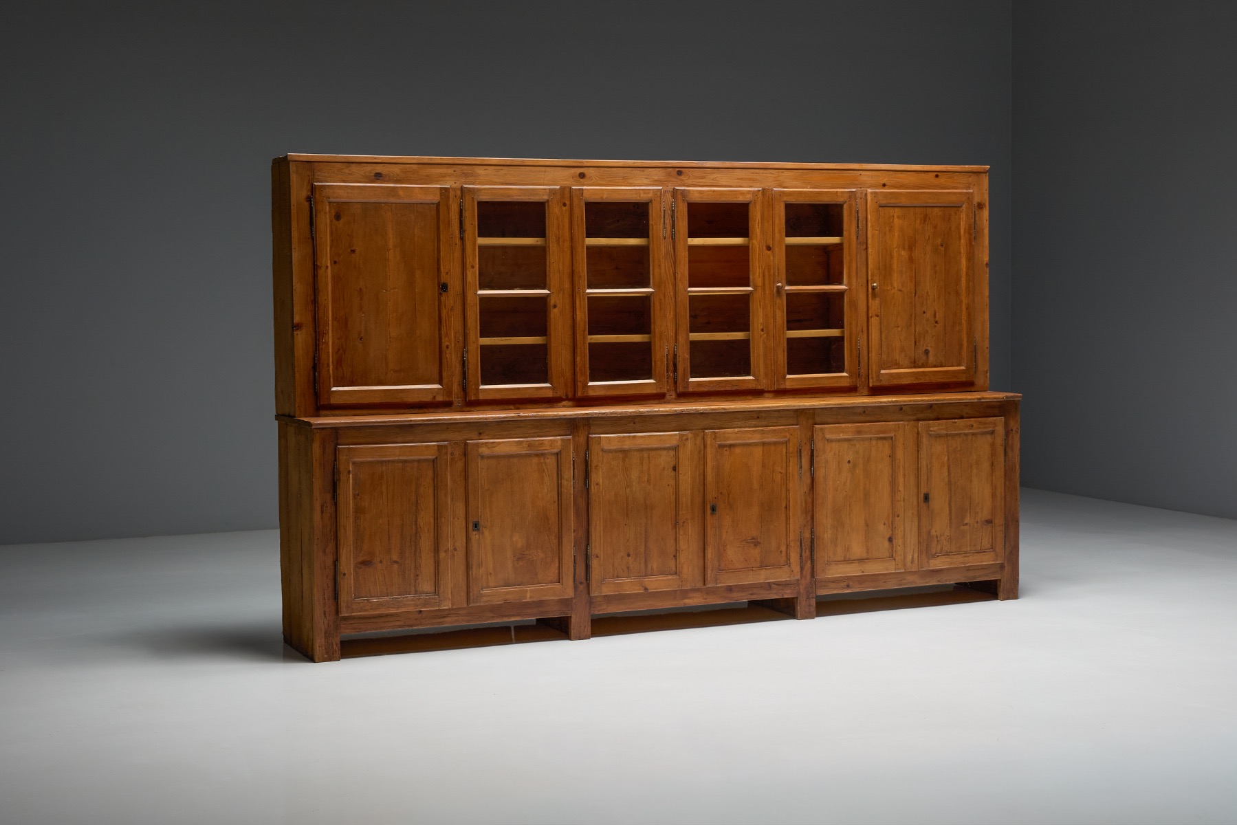 Rustic populaire cabinet at Antwerp gallery storage