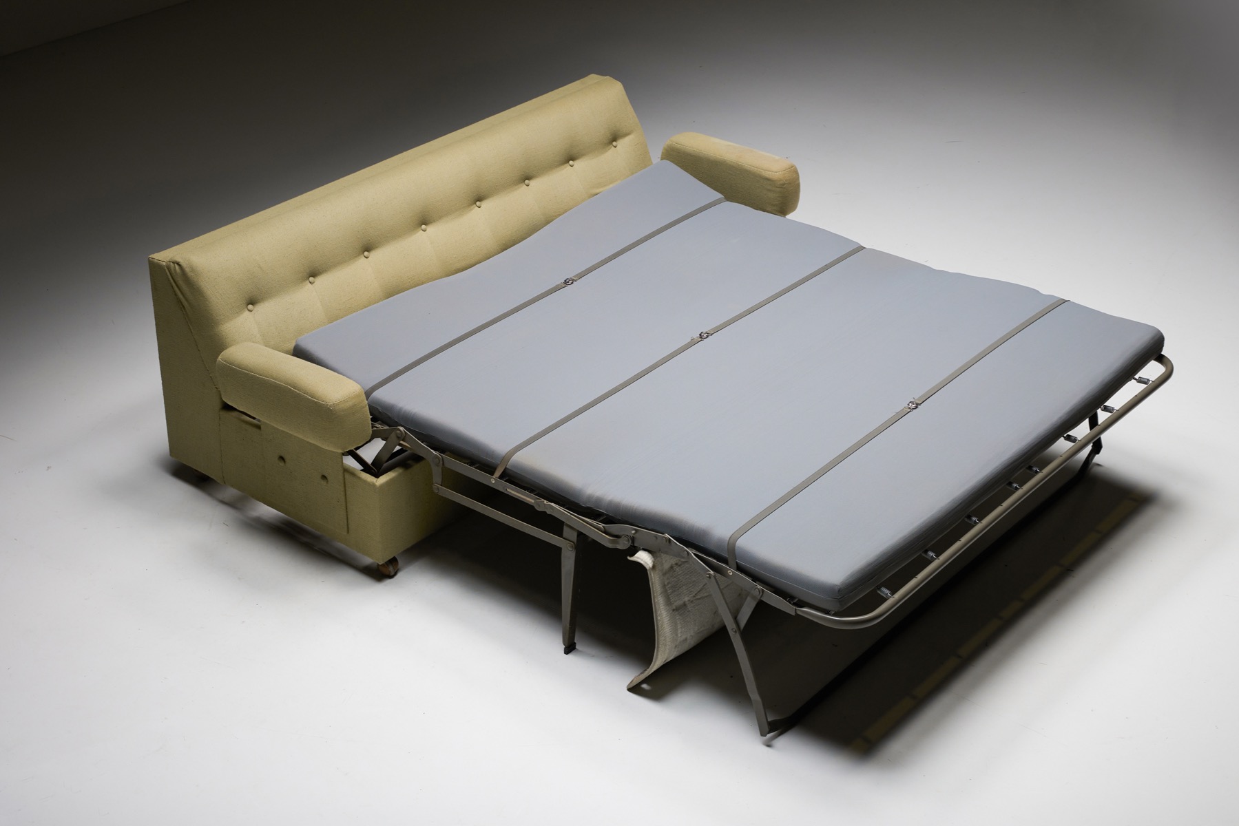Classic 1930s sofa daybed in green upholstery