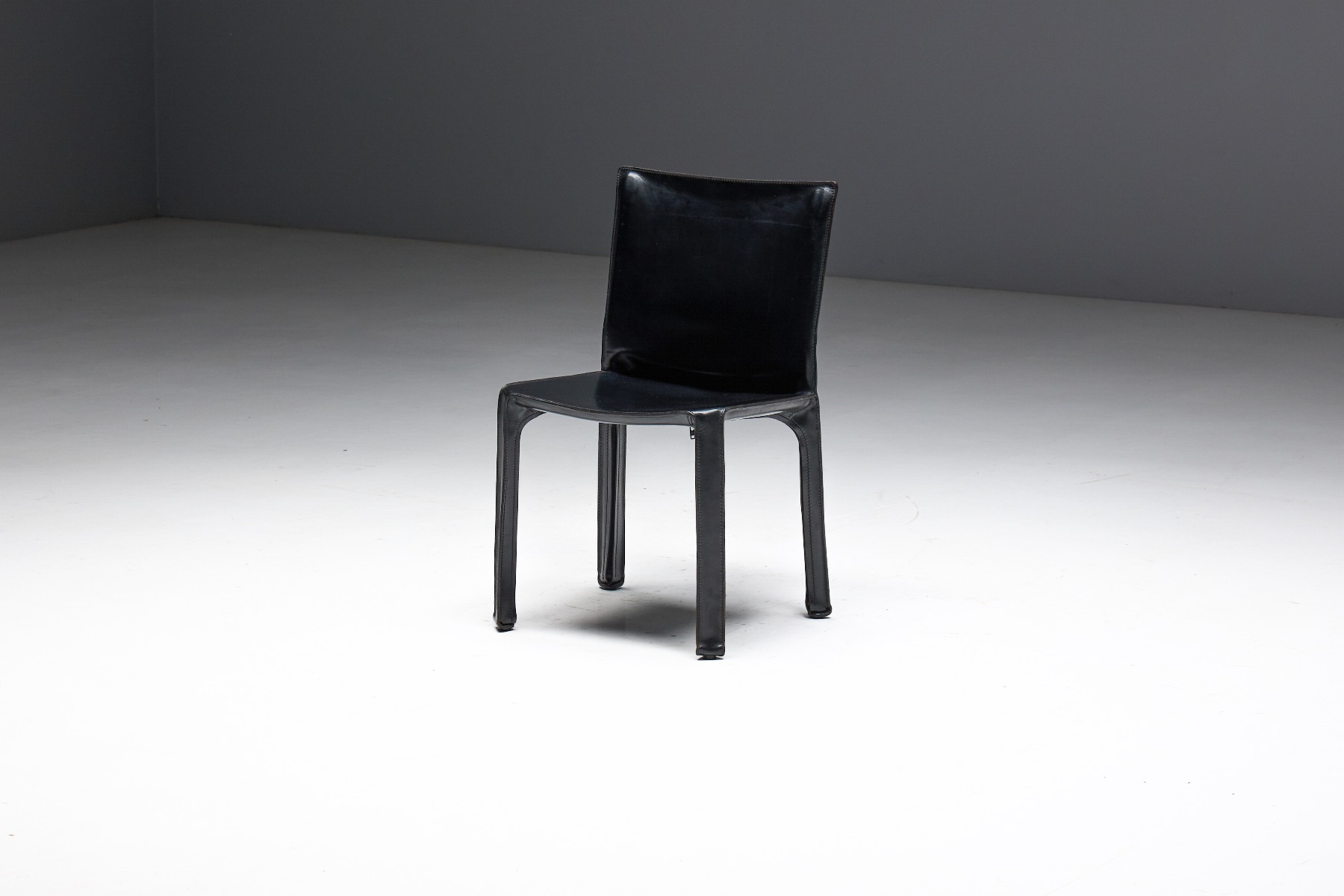 Collectible CAB 412 chairs by Mario Bellini