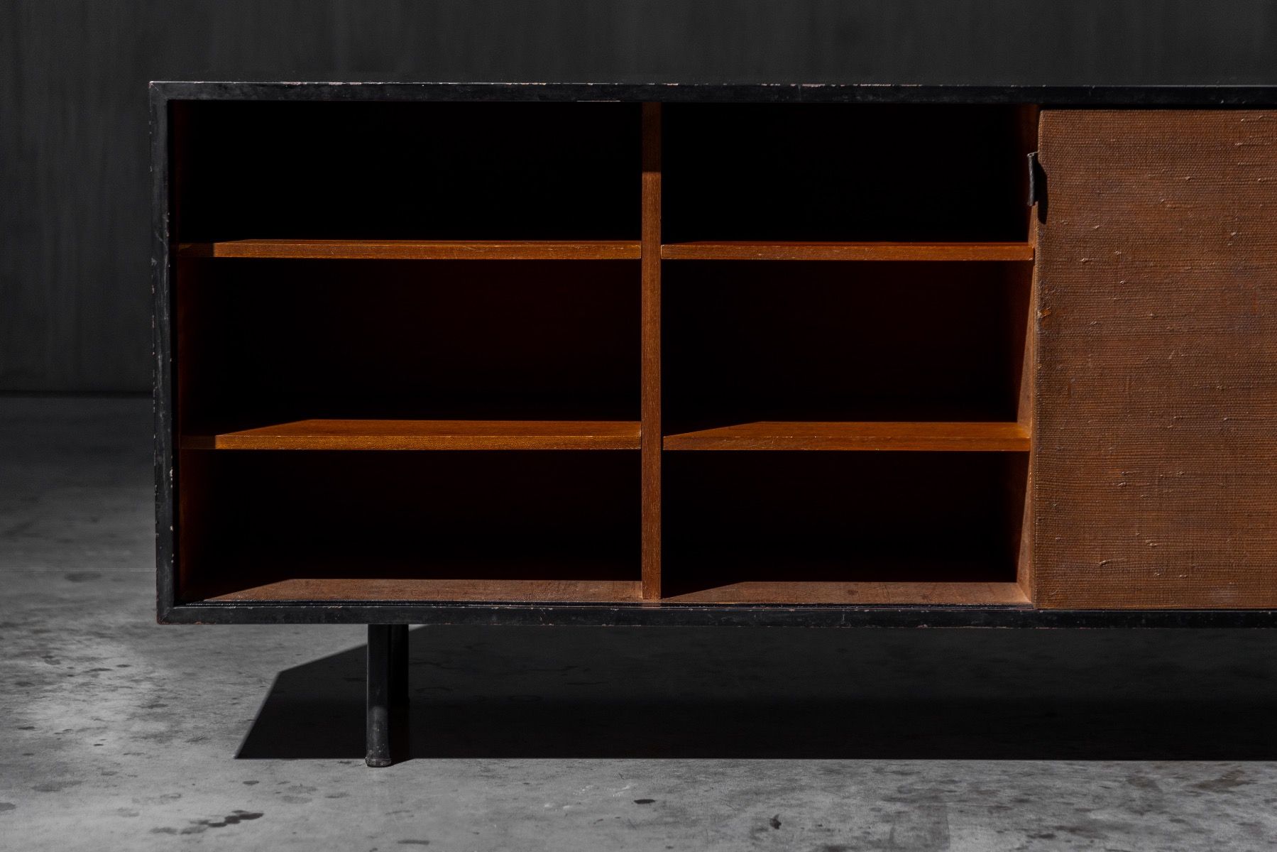 Design classic 1940s Knoll credenza