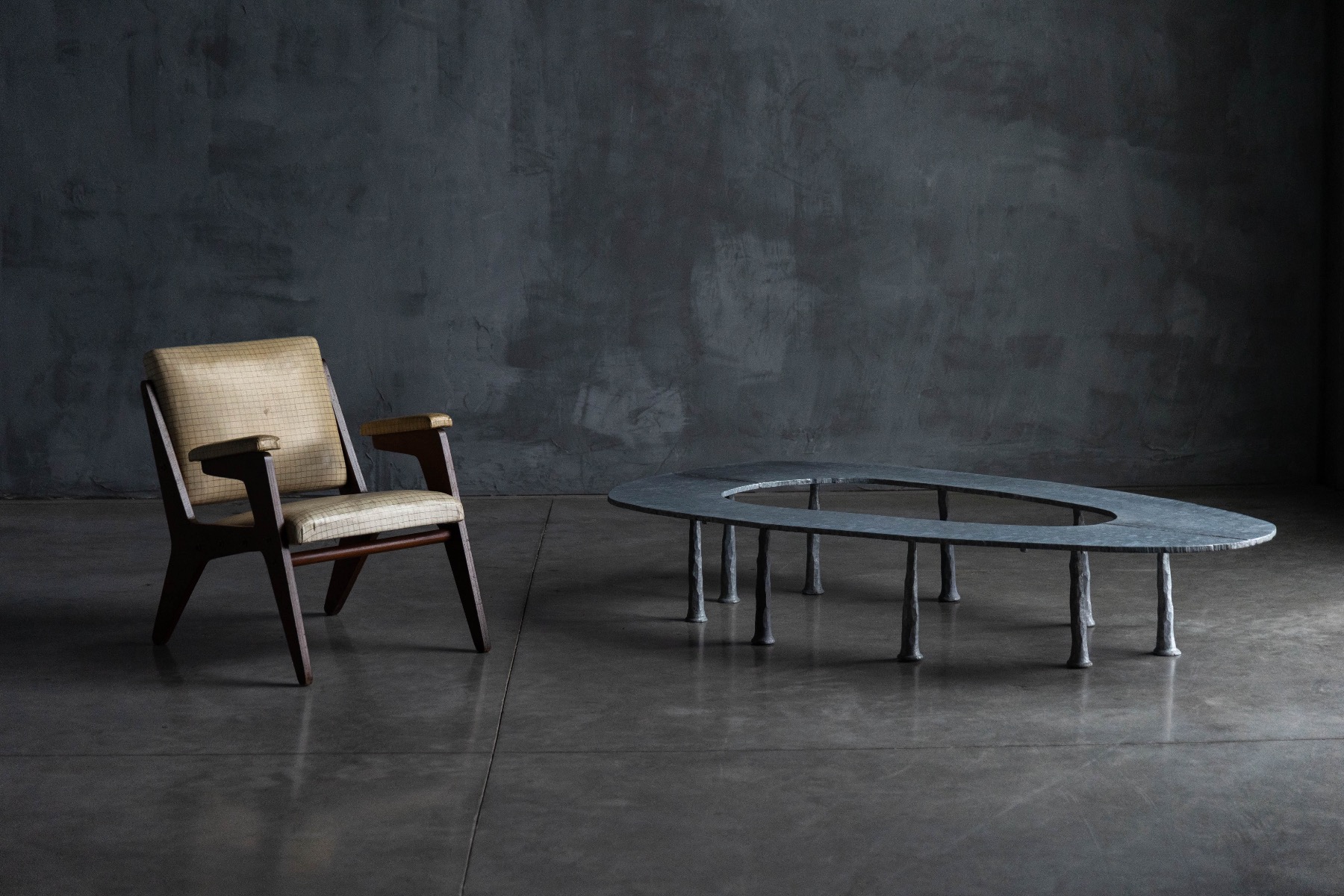 Minimalist elliptical coffee table 2024