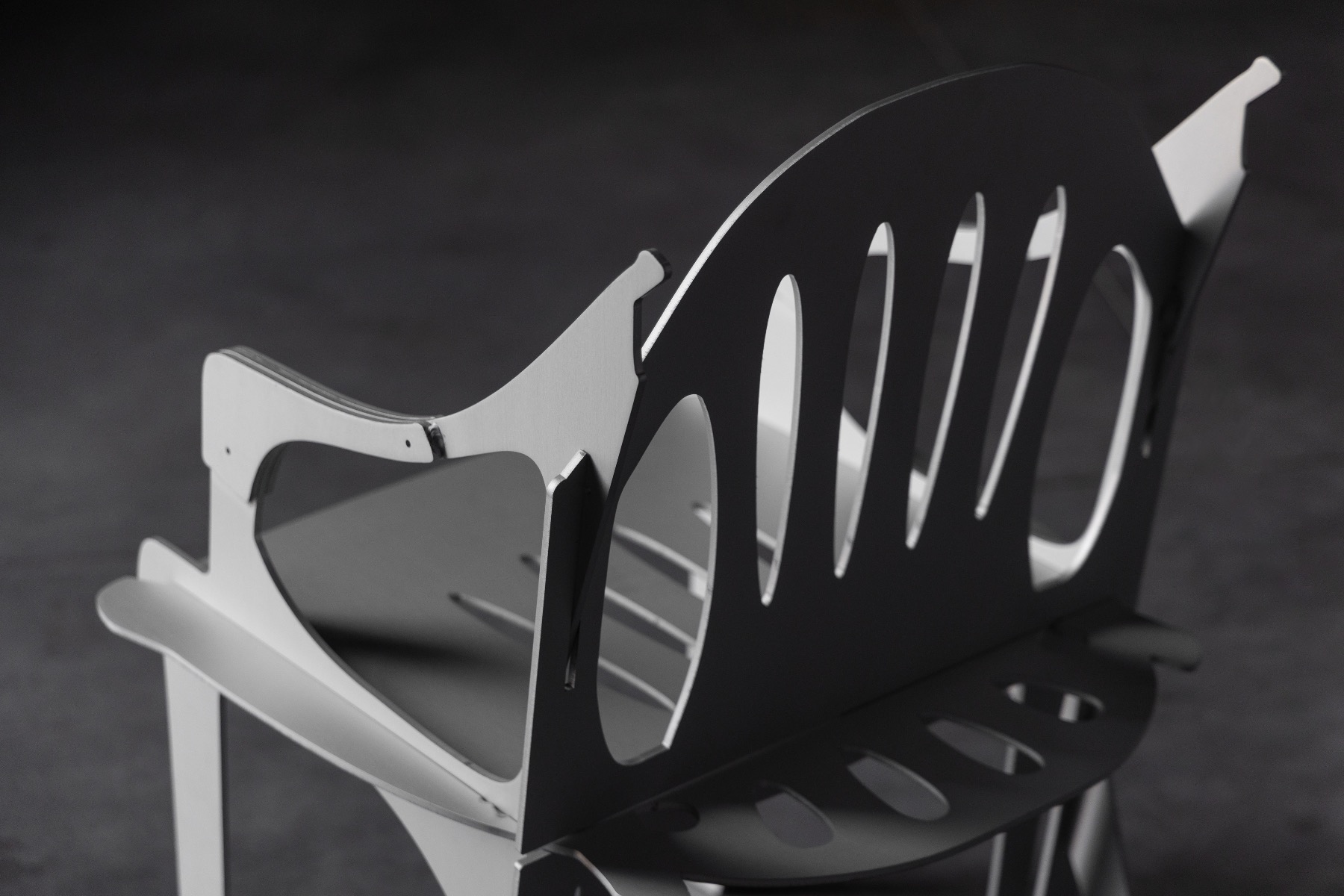 Contemporary seating object Flatscreen chair