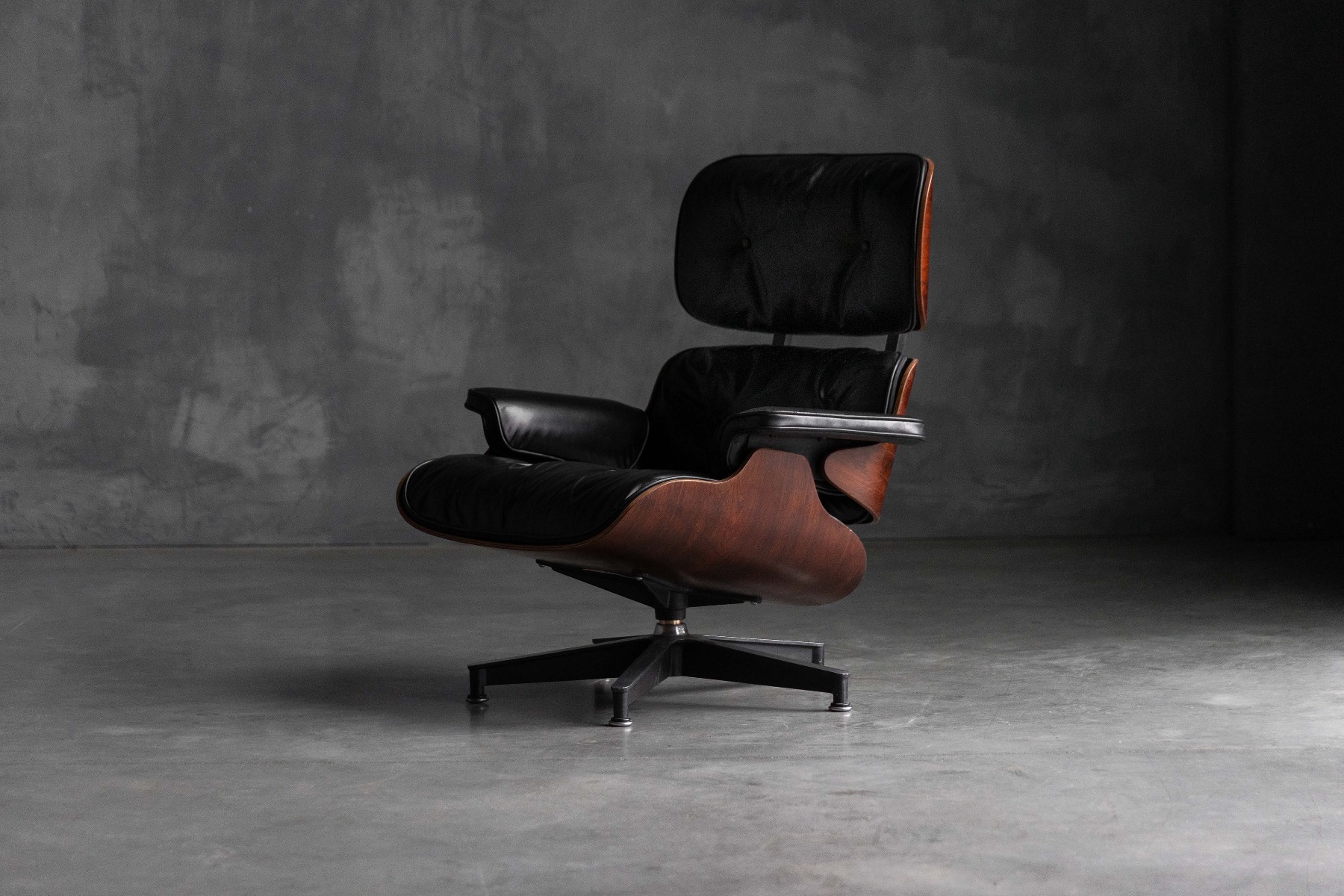 Classic mid century modern Eames Lounge Chair and Ottoman