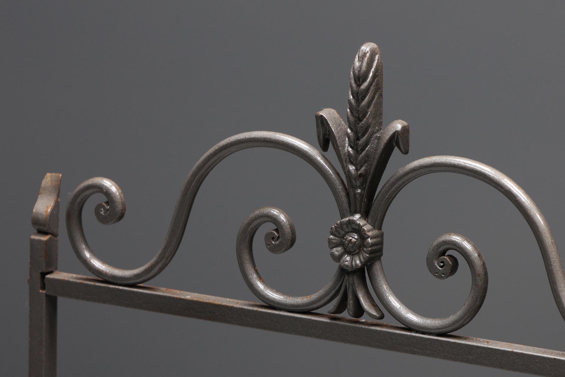 Functional bakery rack in industrial iron design