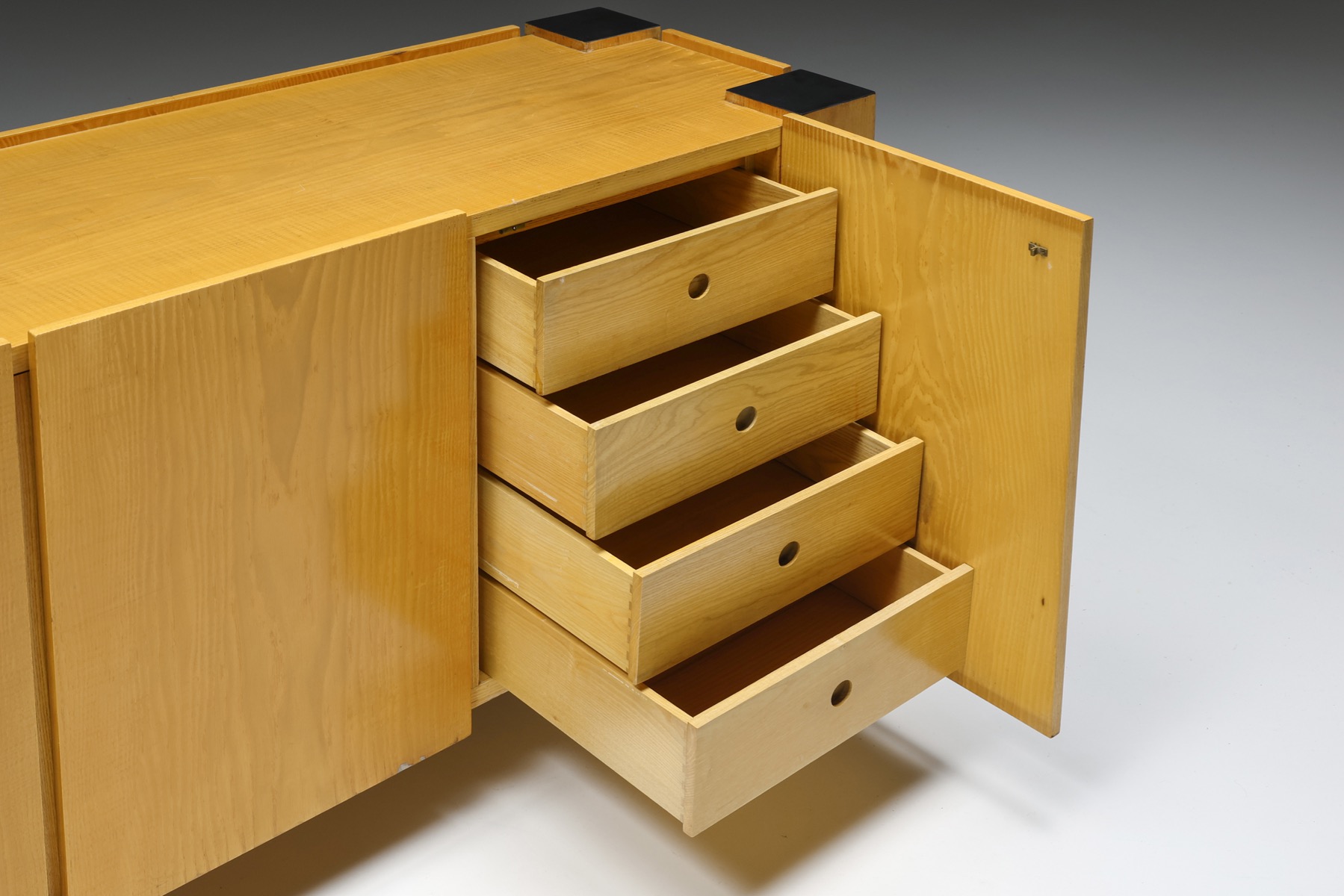 Iconic credenza by Renato Toso and Roberta Pamio from the 1920s