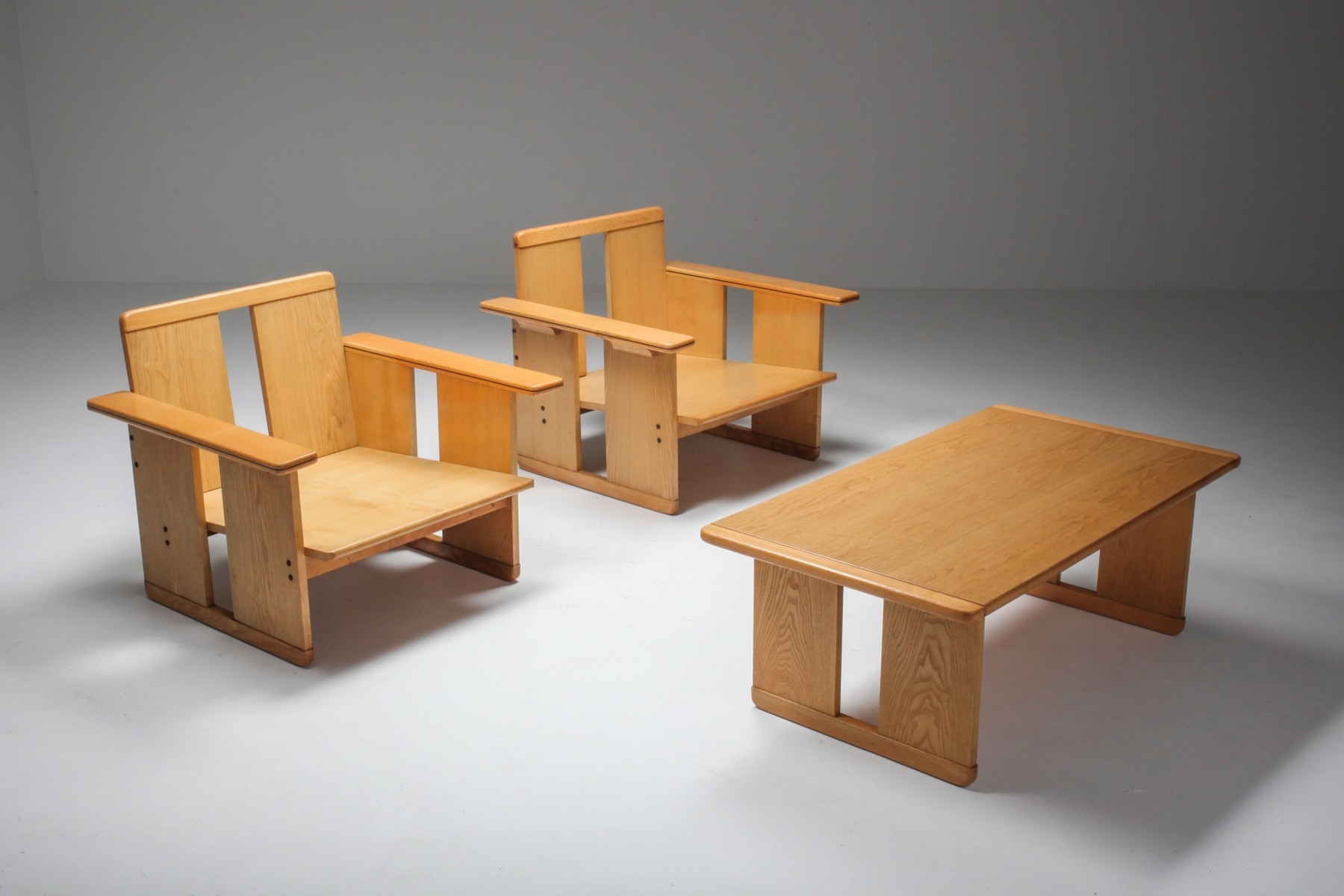Iconic coffee table by Afra and Tobia Scarpa for Maxalto from the 1970s