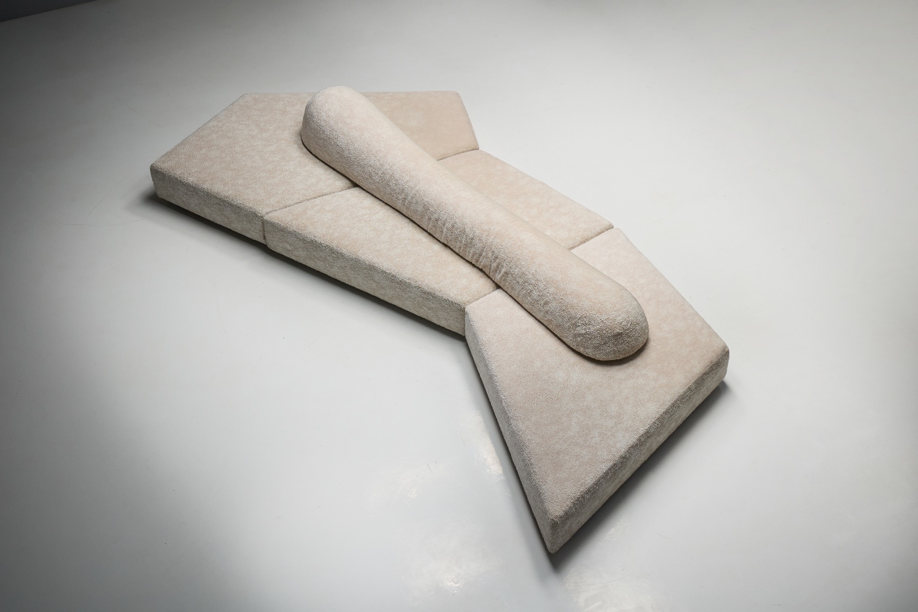 Expressive contemporary sofa by Edra