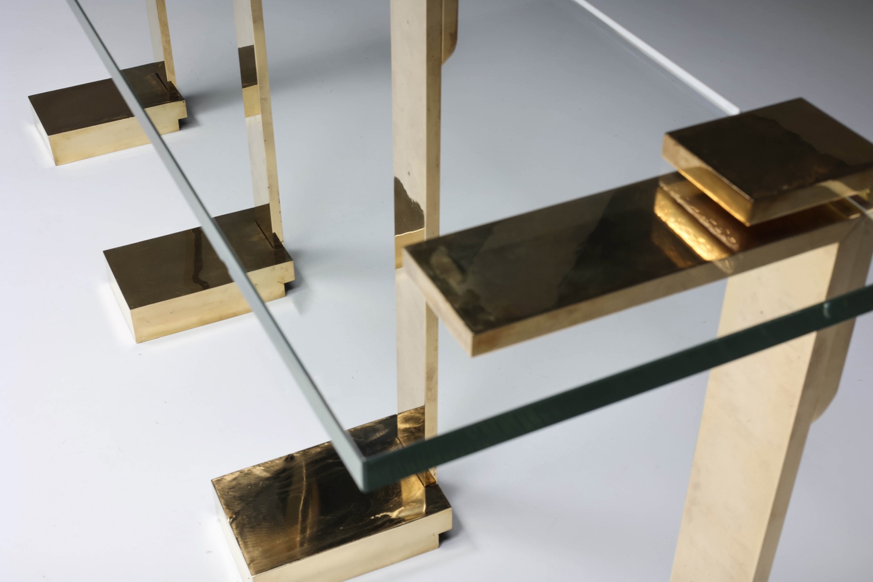 Timeless Regency side table in brass from the 1970s