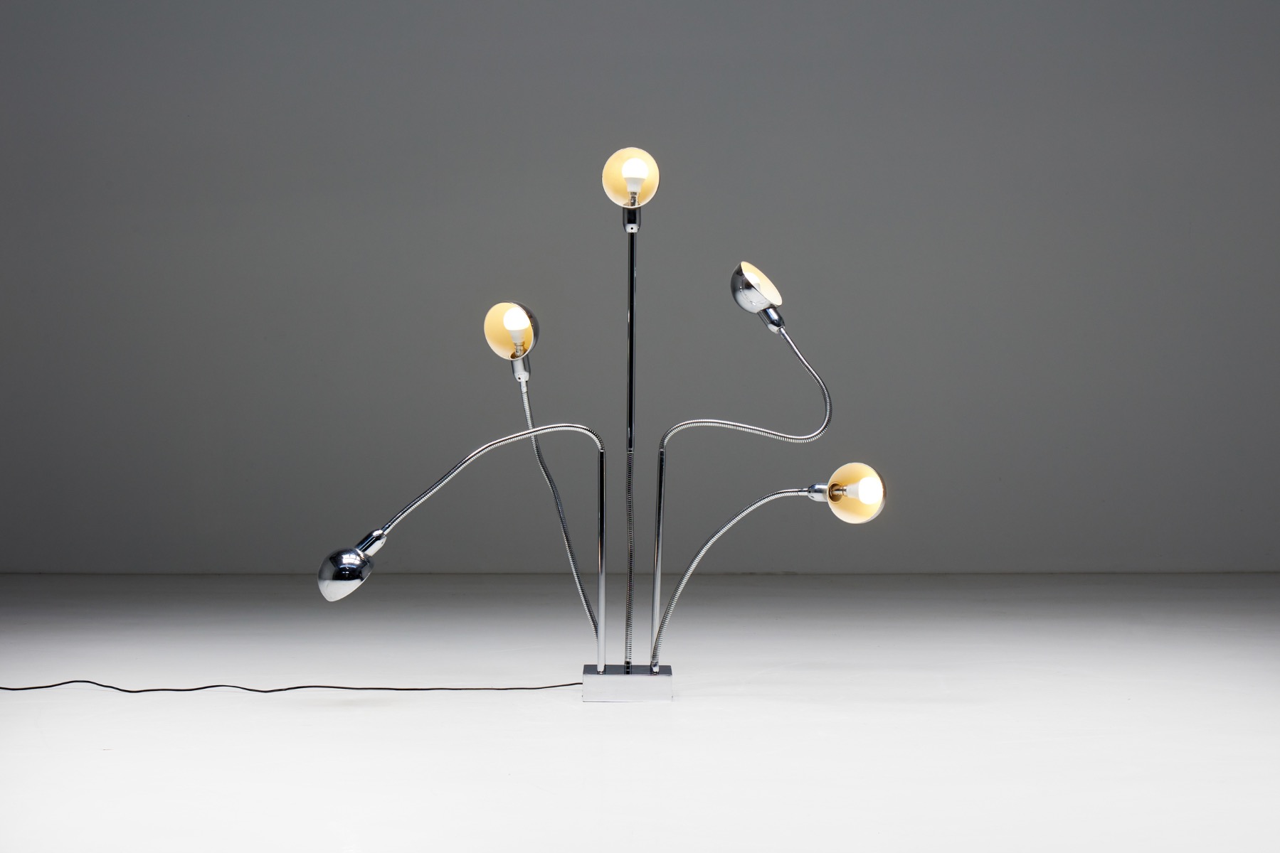 Vintage French floor lamp in Hydra style
