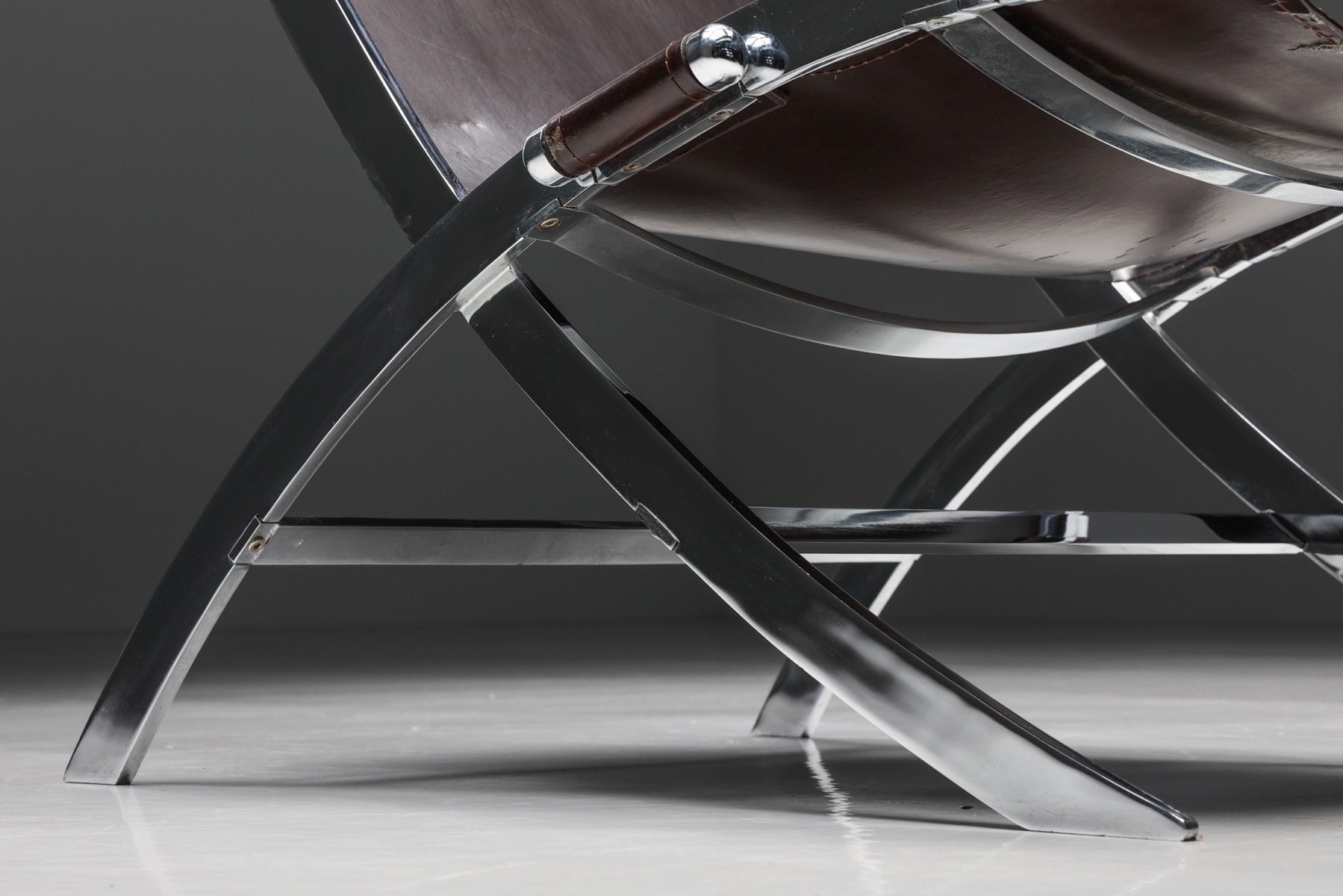 Vintage Italian scissor chair by Antonio Citterio from the 1980s