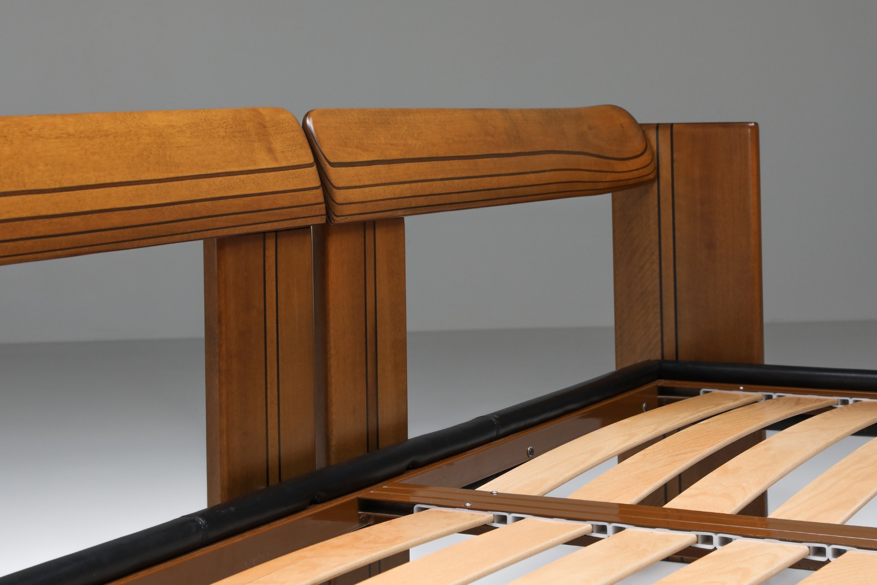 Afra & Tobia Scarpa "Artona" Walnut King Size Bed for Maxalto - 1975