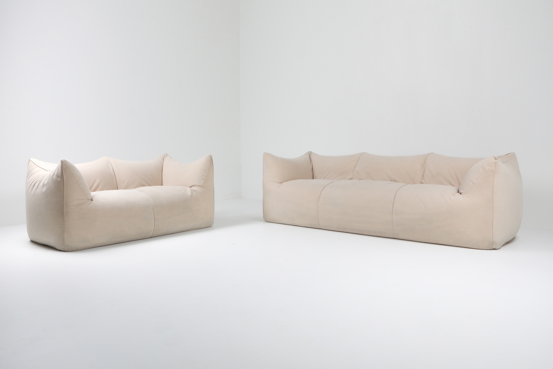 Mario Bellini 'Le Bambole' Two-Seat Couch in Alcantara - 1970s