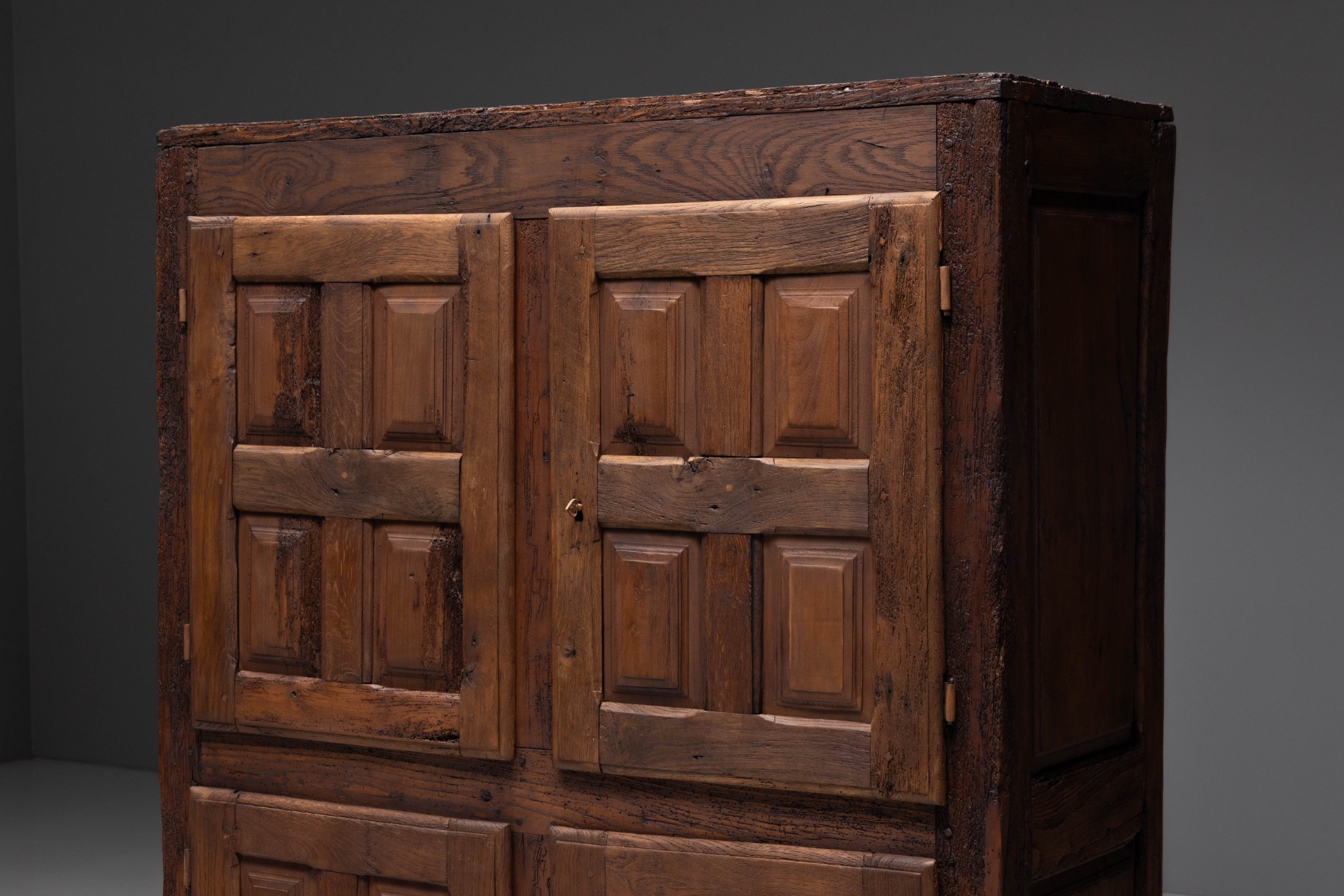 Antique Rustic Oak Cabinet, France - Early 19th Century 