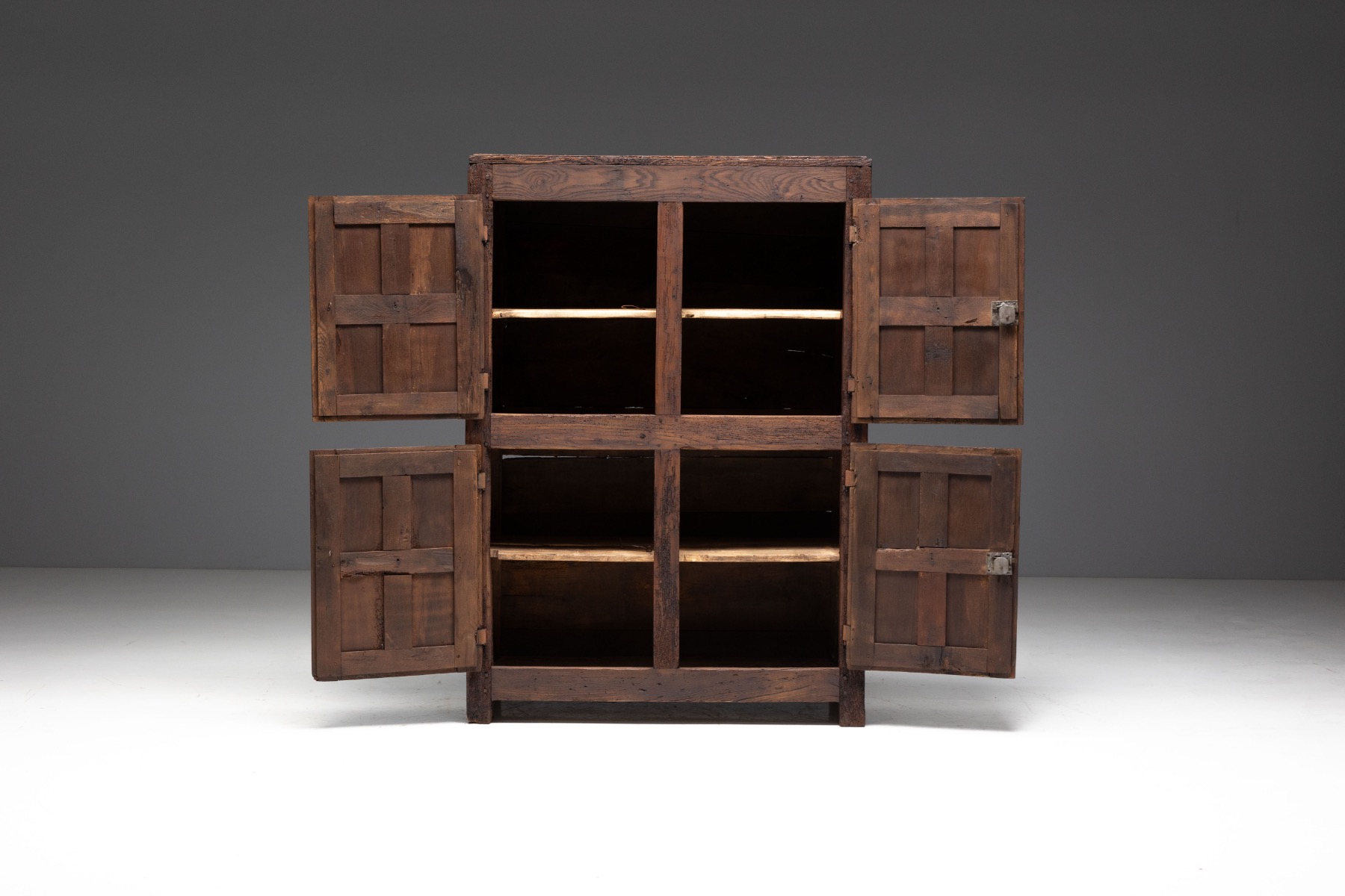 Antique Rustic Oak Cabinet, France - Early 19th Century 