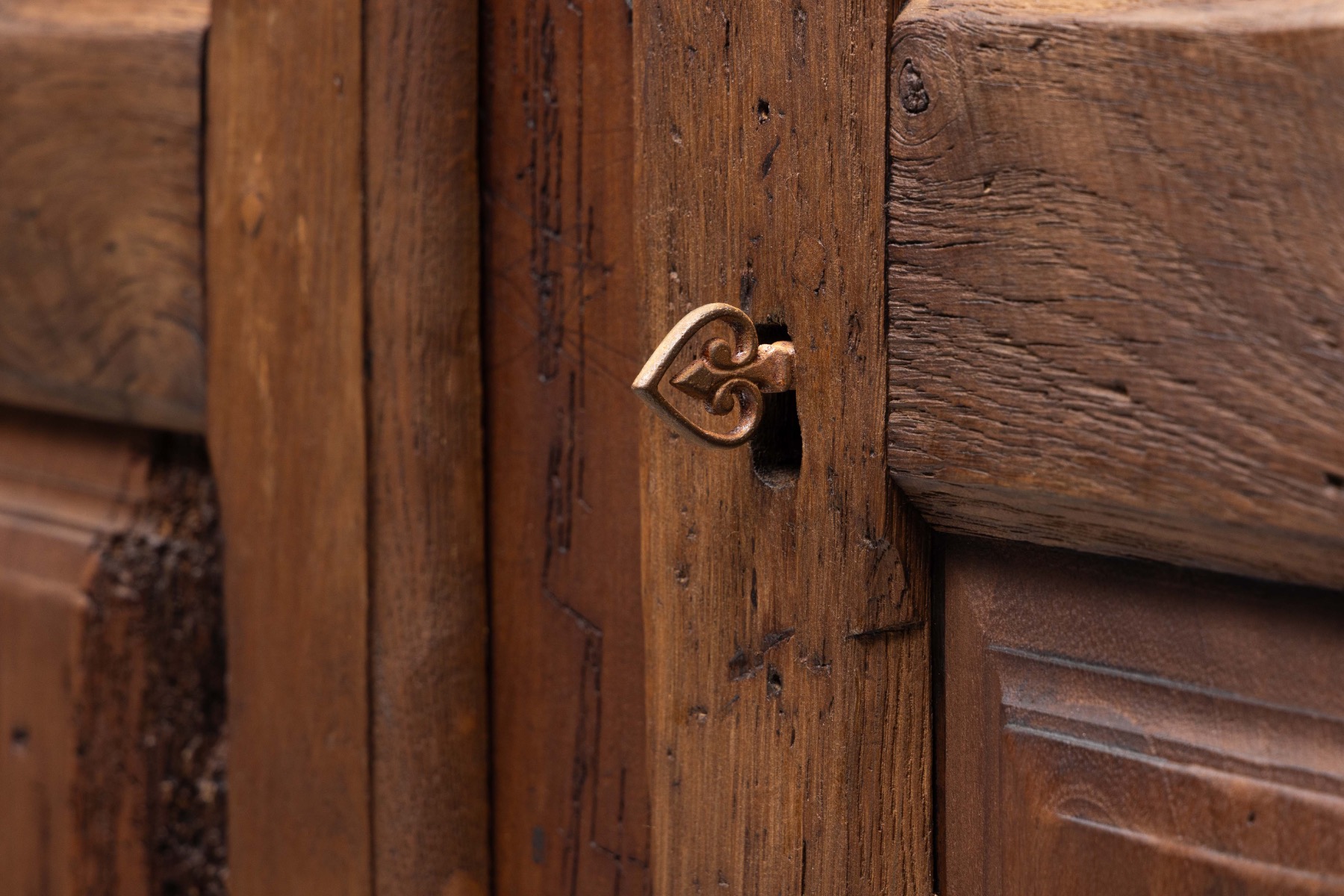 Antique Rustic Oak Cabinet, France - Early 19th Century 