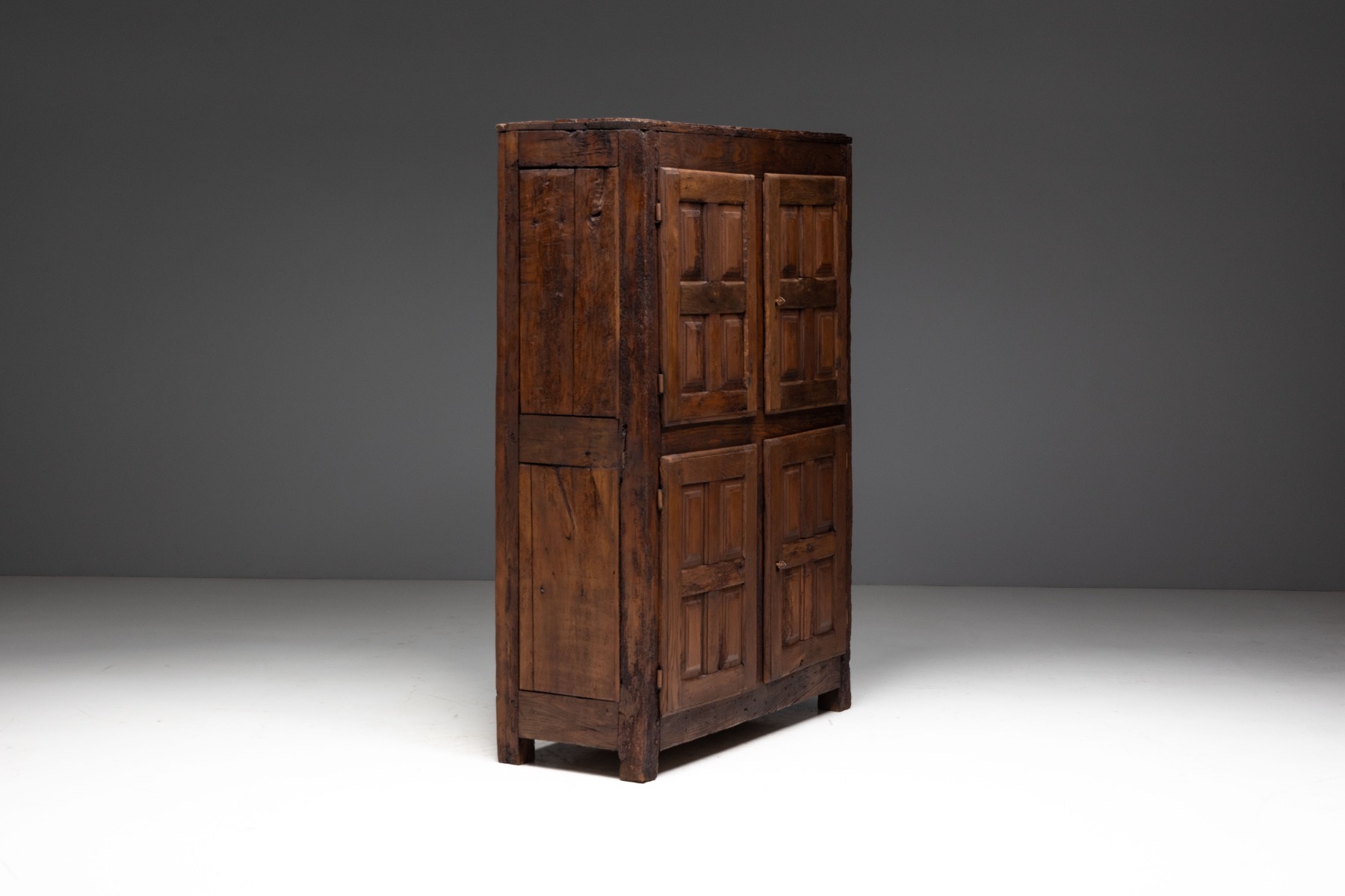 Antique Rustic Oak Cabinet, France - Early 19th Century 