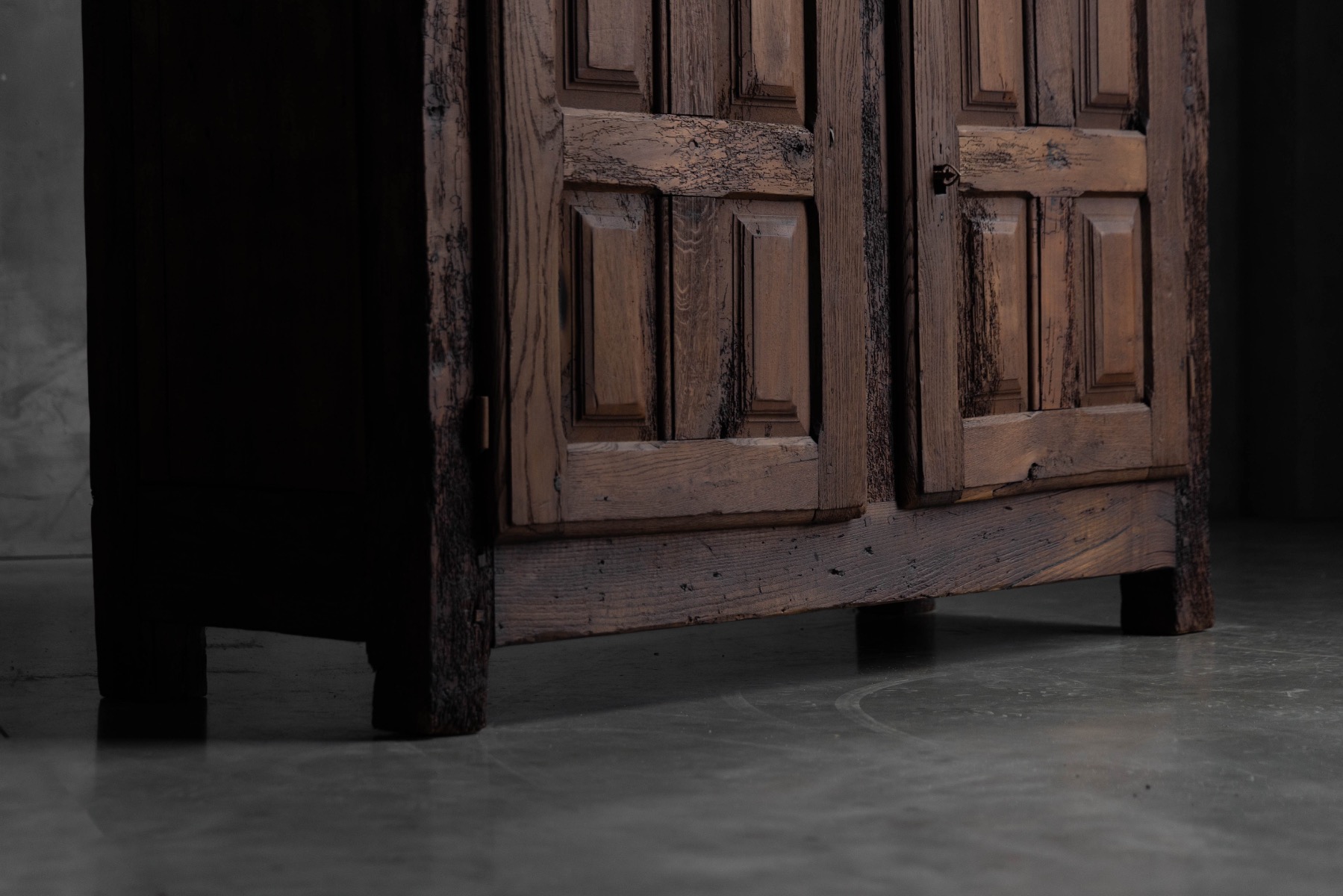 Antique Rustic Oak Cabinet, France - Early 19th Century 