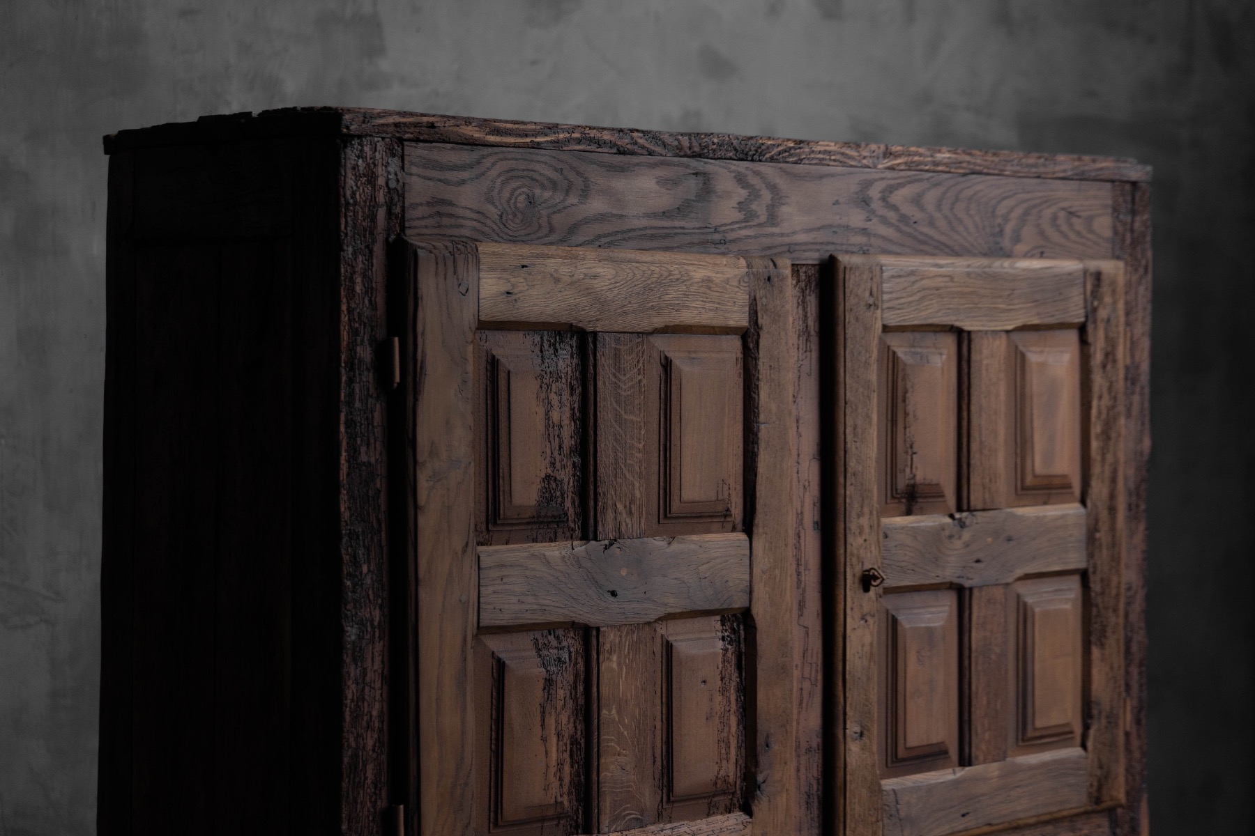 Antique Rustic Oak Cabinet, France - Early 19th Century 