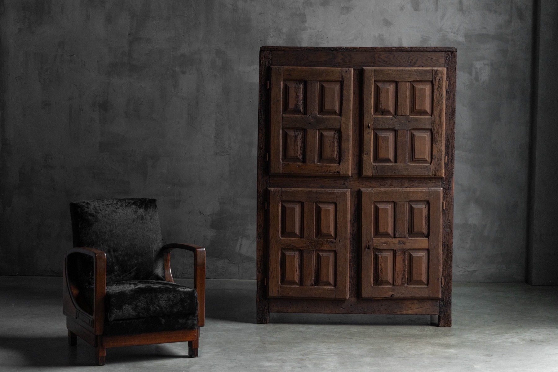 Antique Rustic Oak Cabinet, France - Early 19th Century 