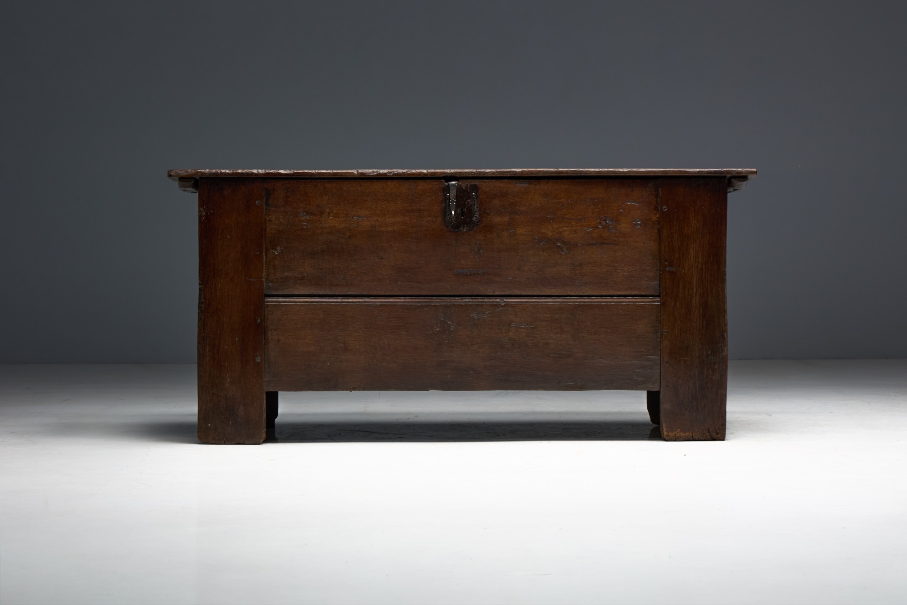 Antique Rustic Oak Coffer, England - Early 18th Century