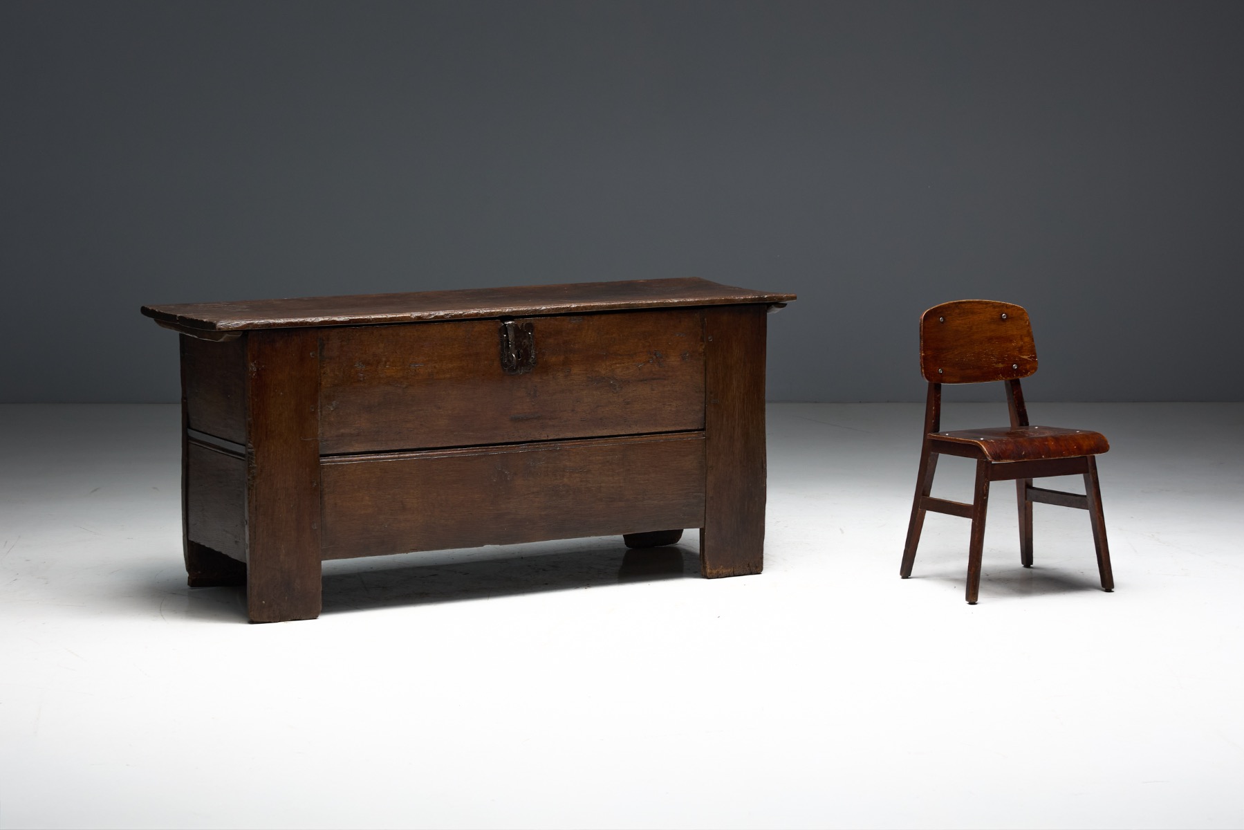 Antique Rustic Oak Coffer, England - Early 18th Century