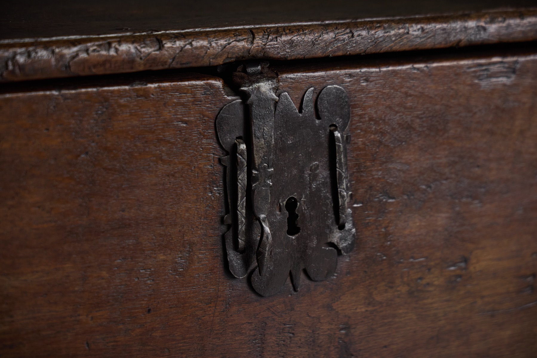 Antique Rustic Oak Coffer, England - Early 18th Century