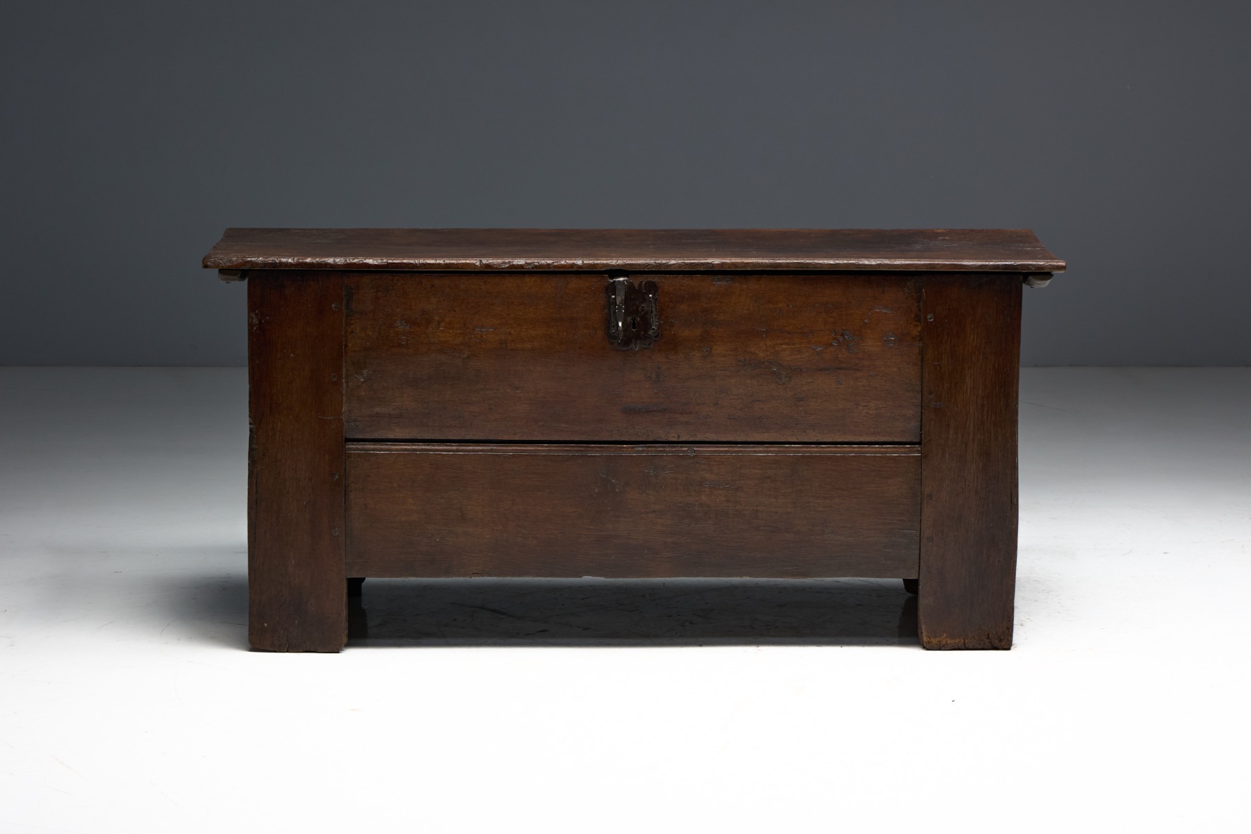 Antique Rustic Oak Coffer, England - Early 18th Century