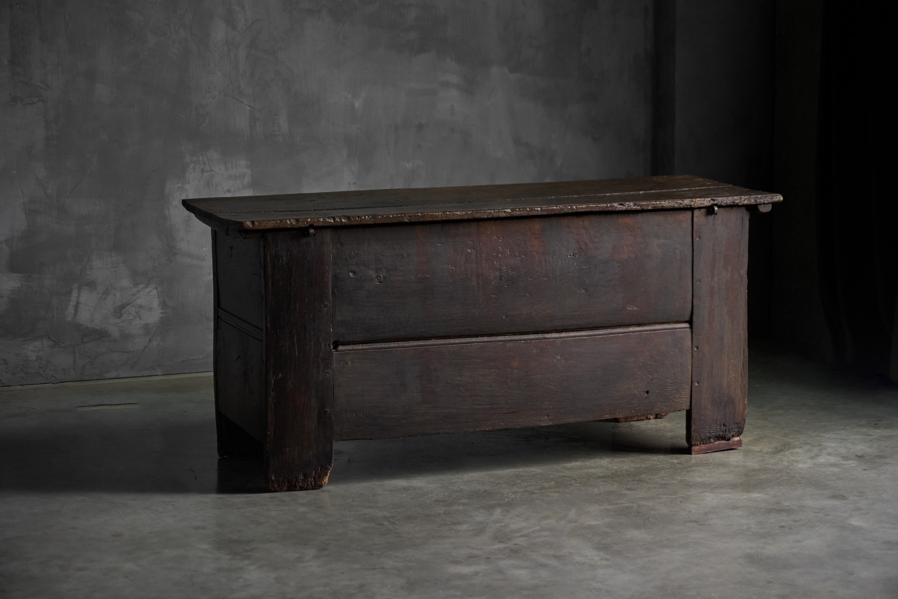Antique Rustic Oak Coffer, England - Early 18th Century