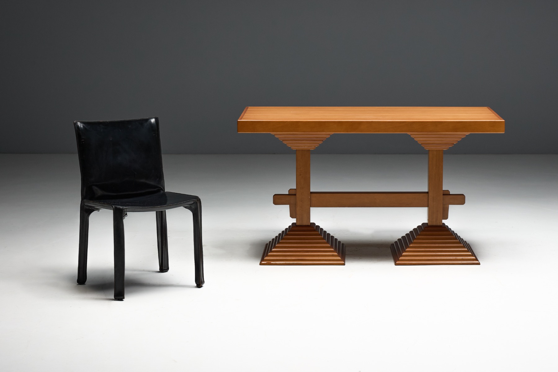 Architectural Pedestal Side Table, Italy - 1970s