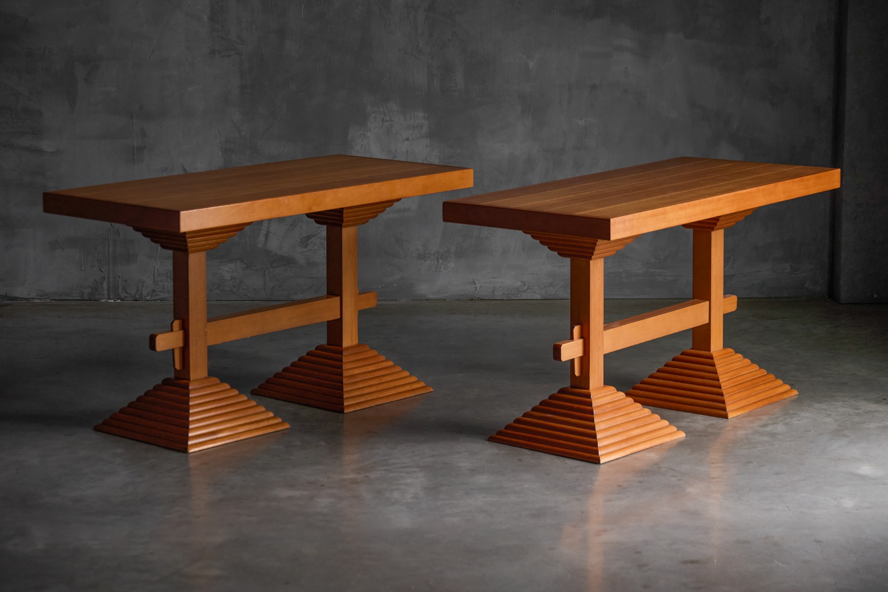 Architectural Pedestal Side Table, Italy - 1970s