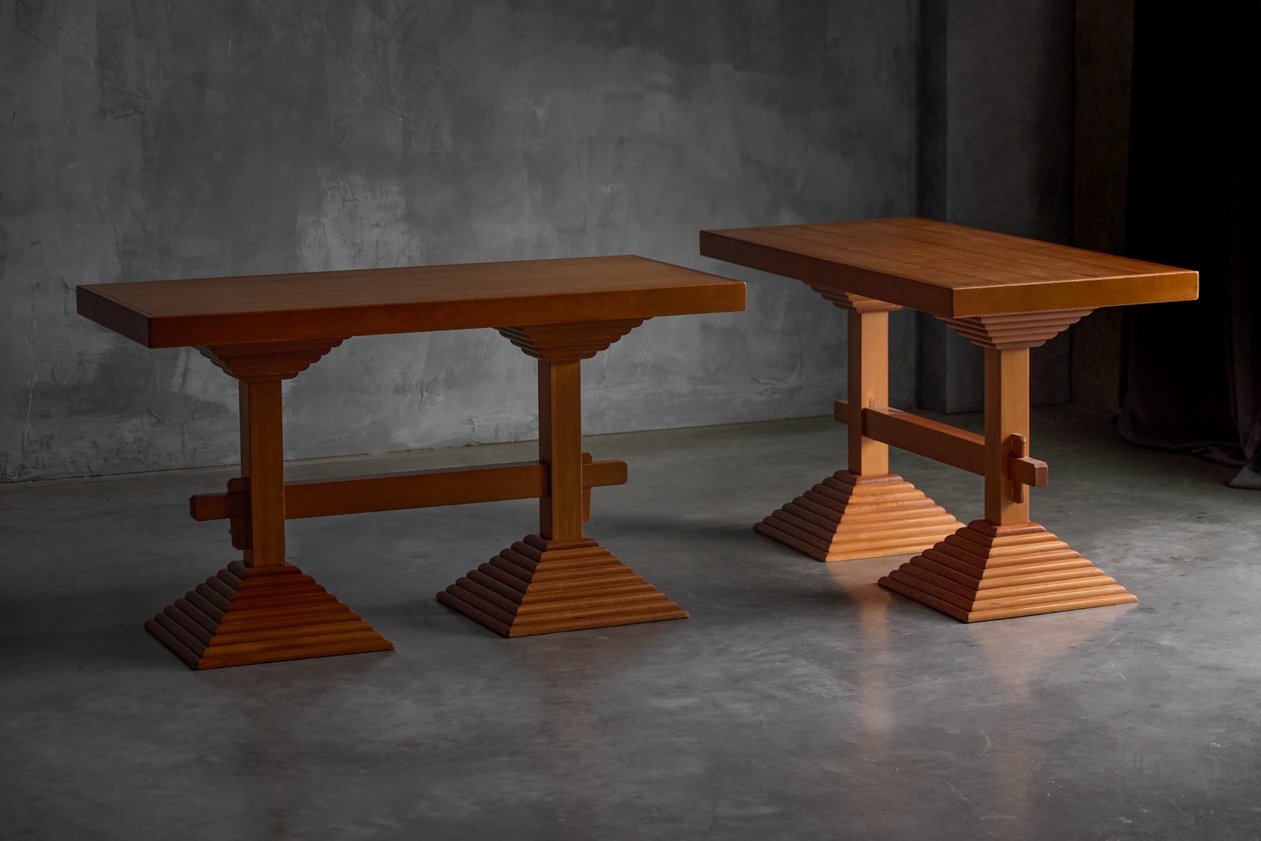 Architectural Pedestal Side Table, Italy - 1970s