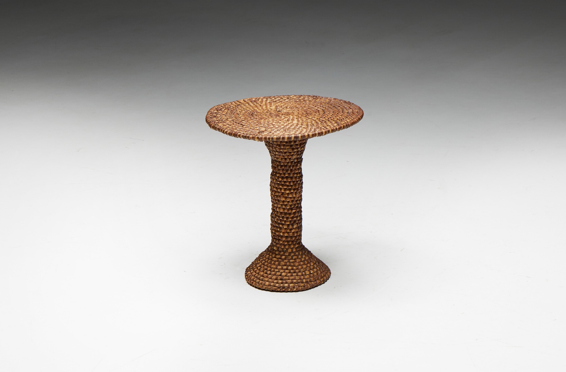 Art Populaire Side Table in Rye Straw - Early 20th Century 