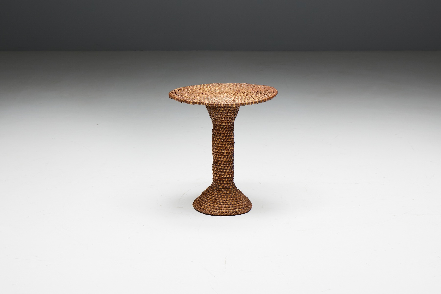 Art Populaire Side Table in Rye Straw - Early 20th Century 