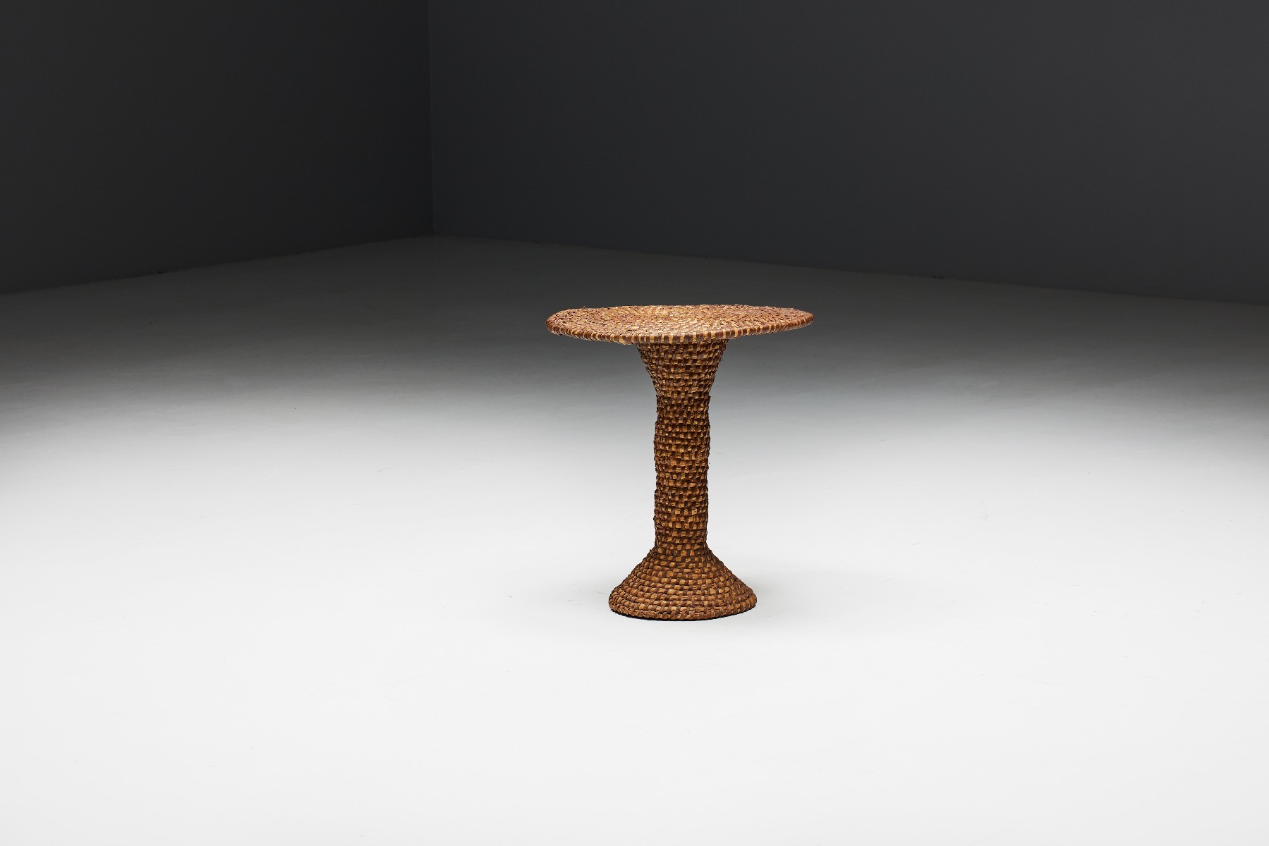 Art Populaire Side Table in Rye Straw - Early 20th Century 