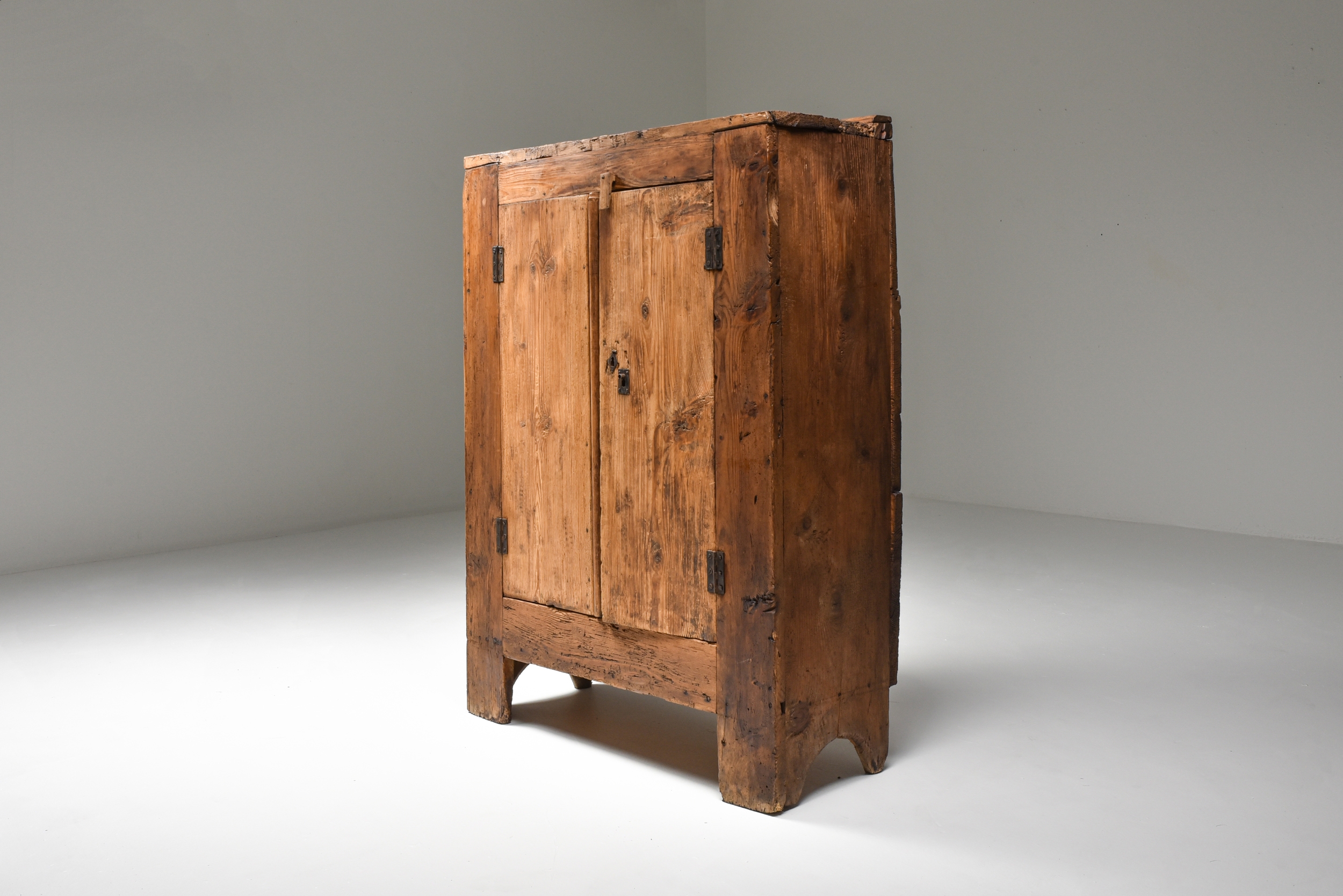Rustic 'Art Populaire' Folk art storage piece from the Auvergne, France - 1800's