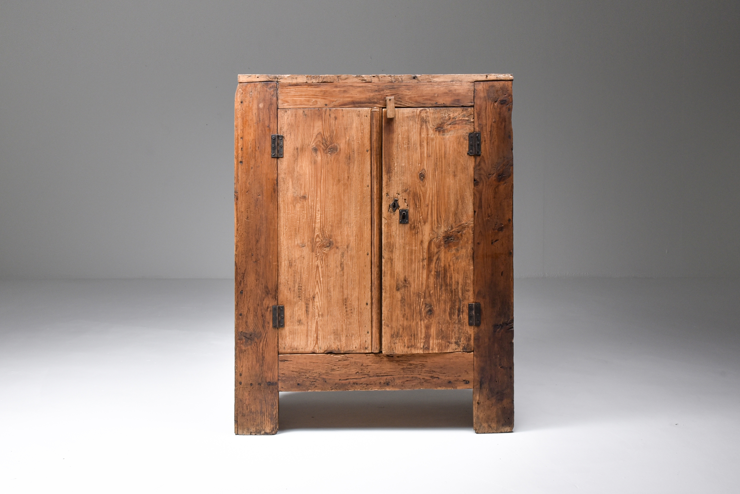 Rustic 'Art Populaire' Folk art storage piece from the Auvergne, France - 1800's