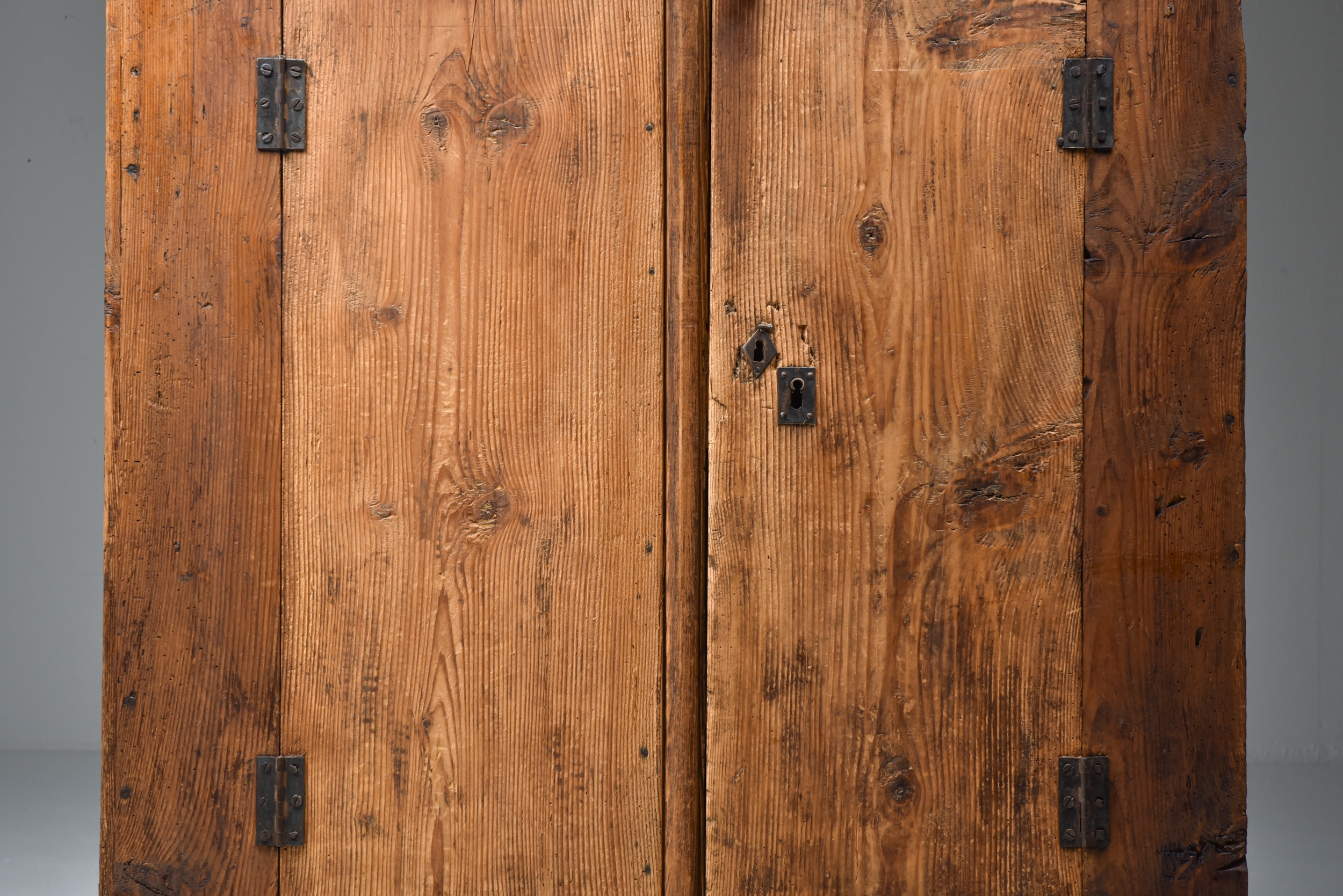 Rustic 'Art Populaire' Folk art storage piece from the Auvergne, France - 1800's