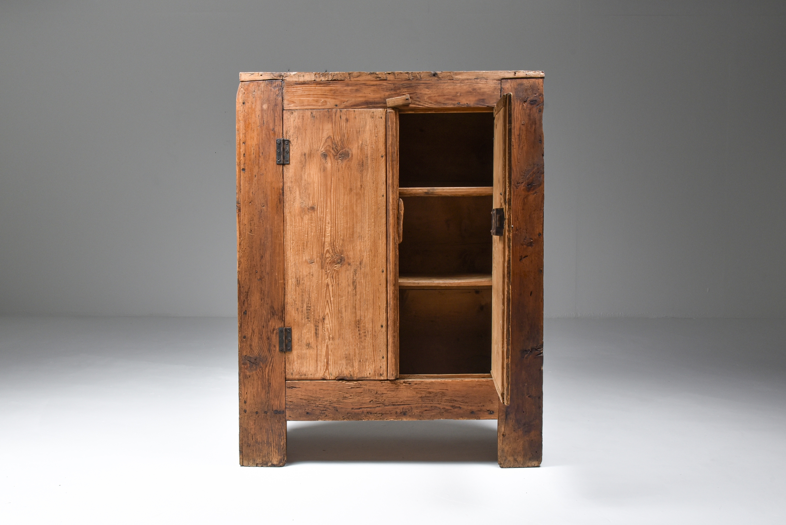 Rustic 'Art Populaire' Folk art storage piece from the Auvergne, France - 1800's