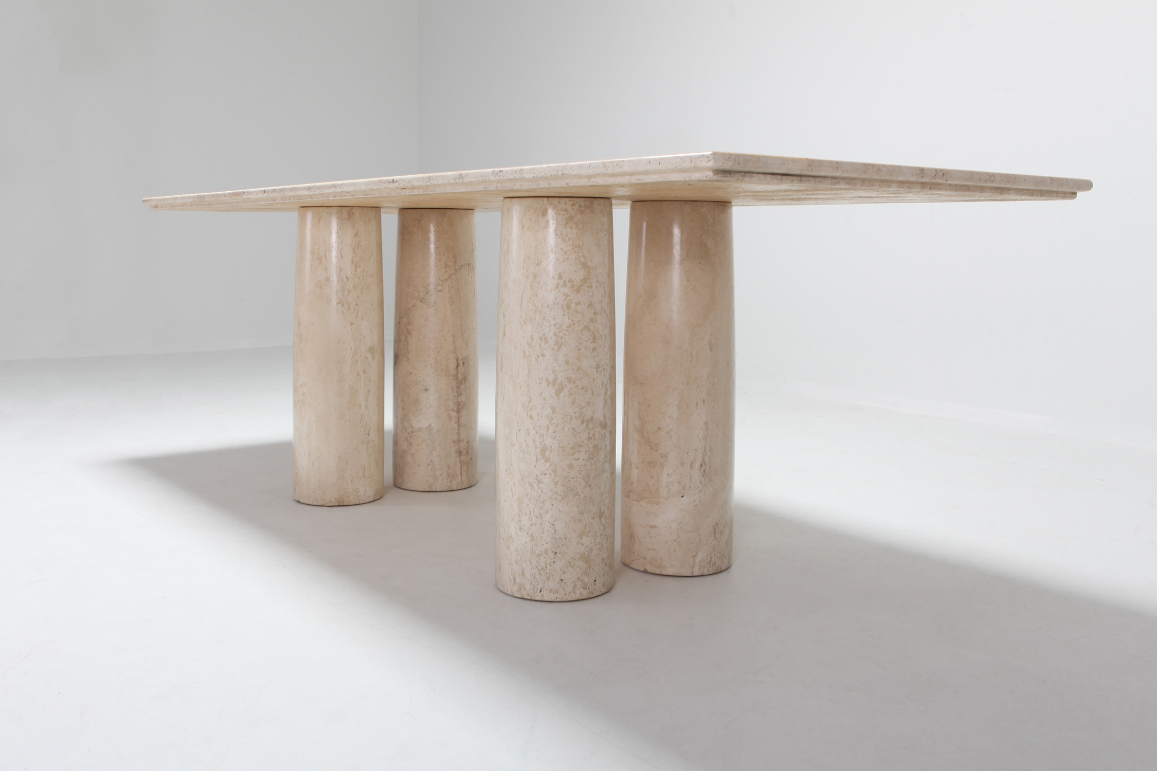 Travertine Dining Table by Mario Bellini 'Il Colonnato' - 1970s