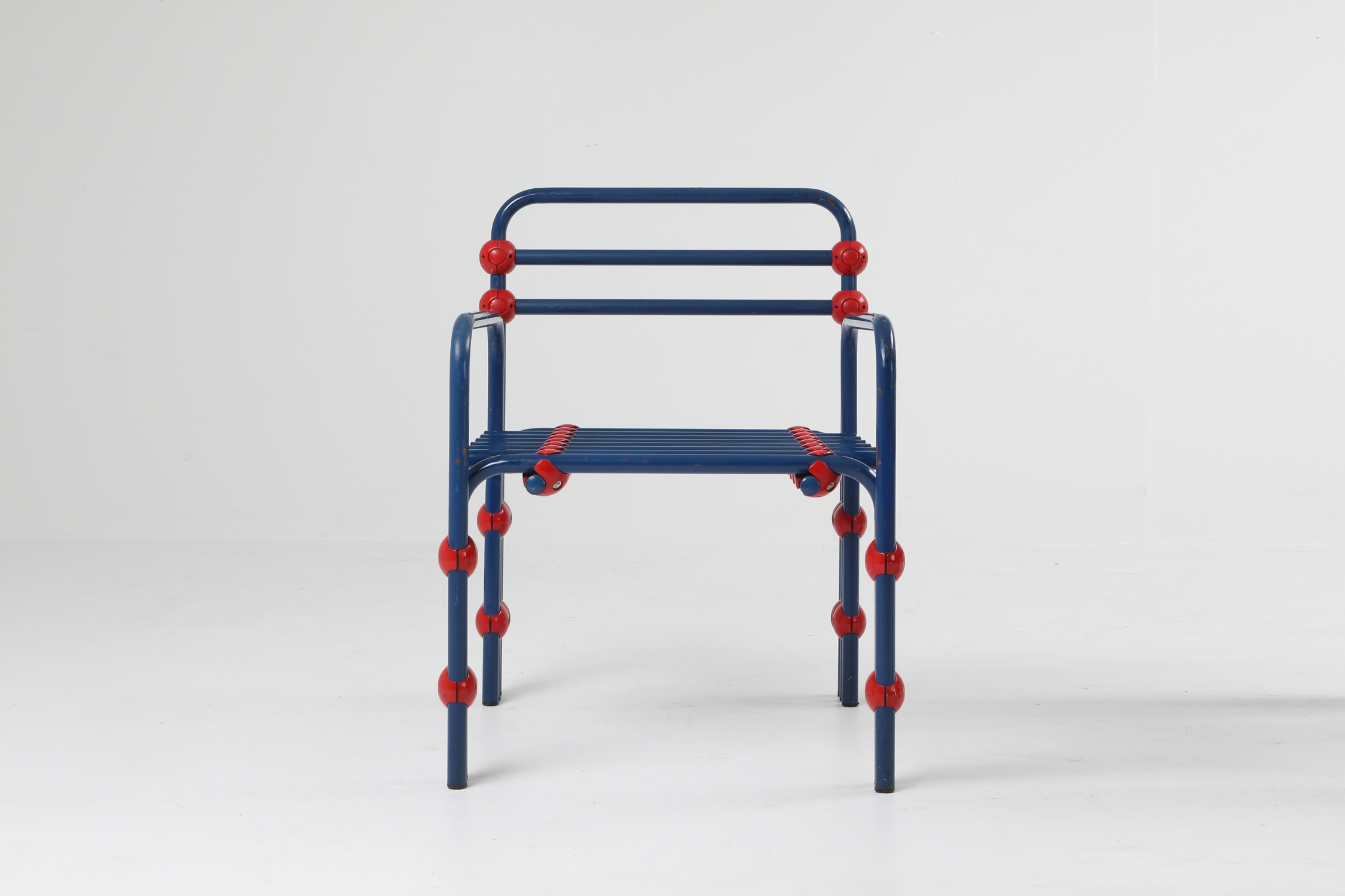 Italian Postmodern Pair of Armchairs in Red and Blue - 1980s
