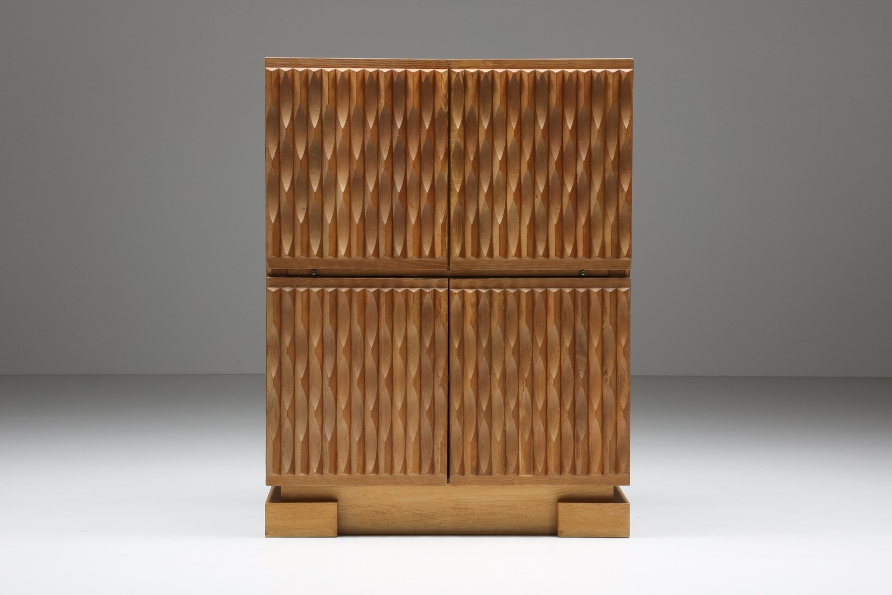 Brutalist Bar Cabinet in Oak - 1970s