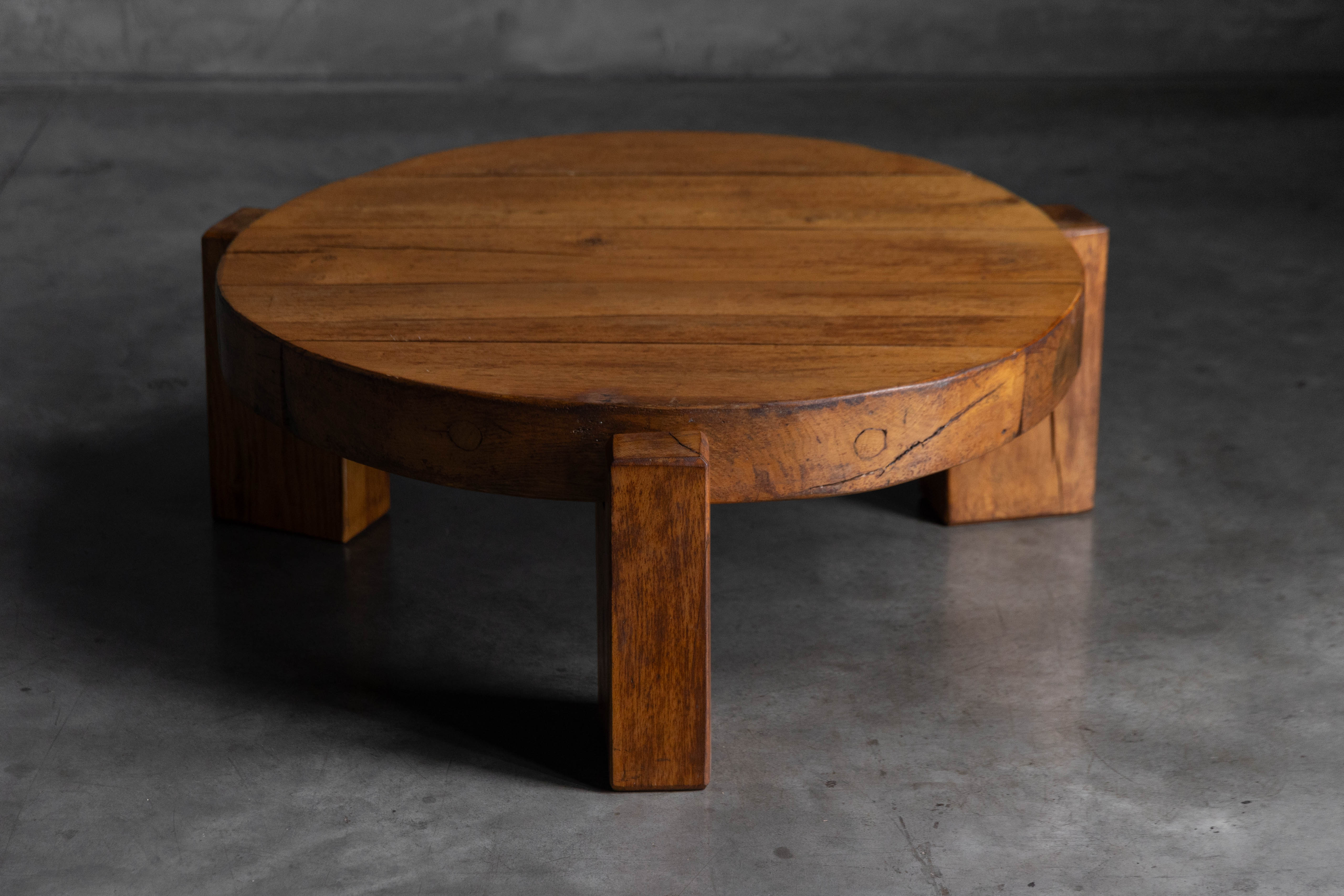 Brutalist Round Coffee Table - Mid-20th Century