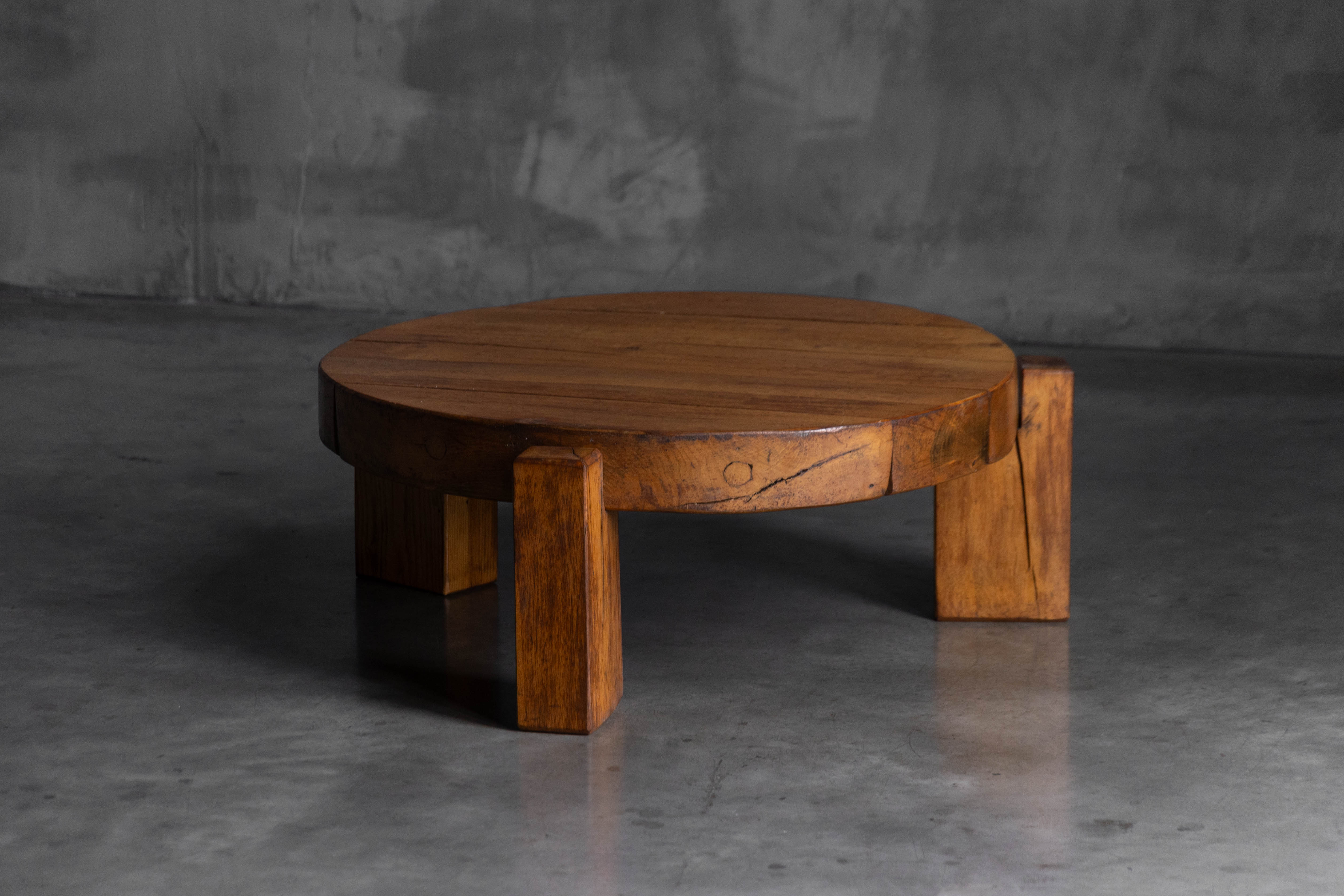 Brutalist Round Coffee Table - Mid-20th Century
