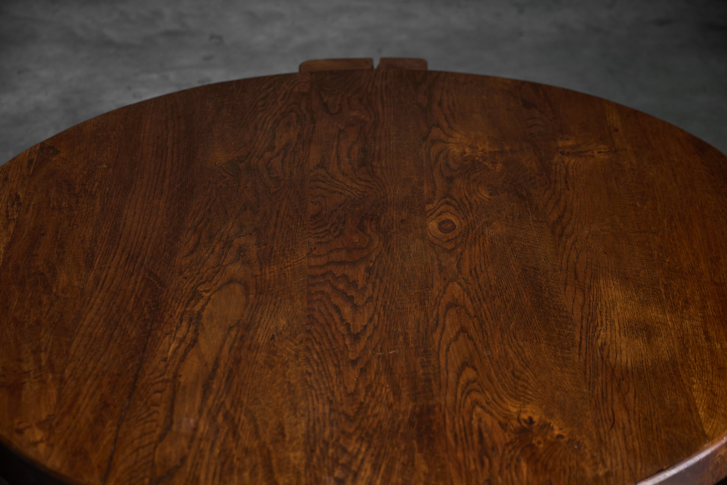 Brutalist Round Oak Coffee Table - Mid-20th Century
