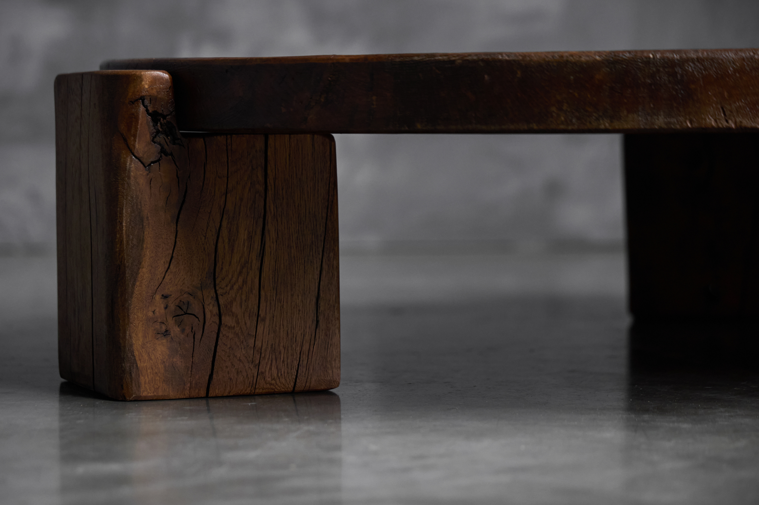 Brutalist Round Oak Coffee Table - Mid-20th Century