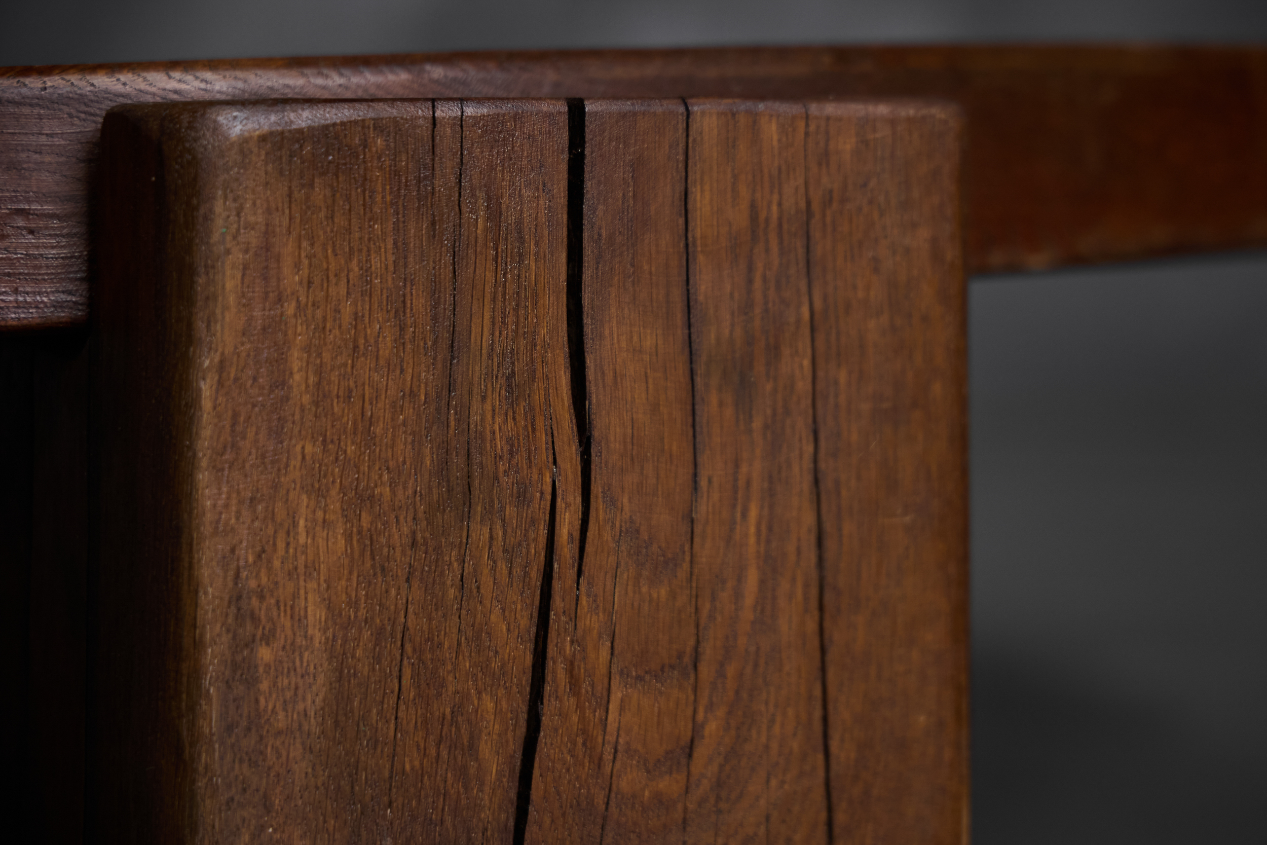 Brutalist Round Oak Coffee Table - Mid-20th Century
