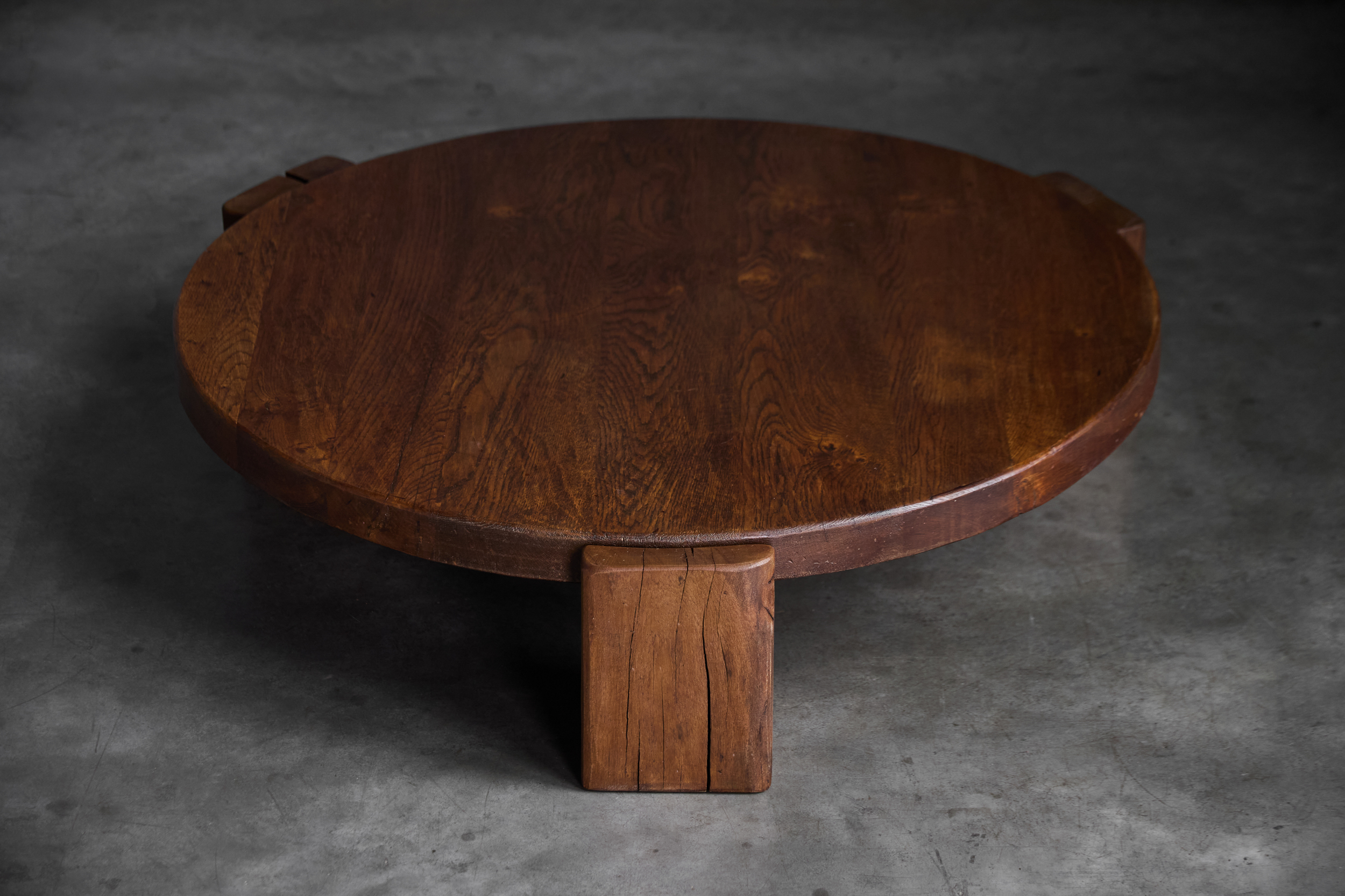 Brutalist Round Oak Coffee Table - Mid-20th Century