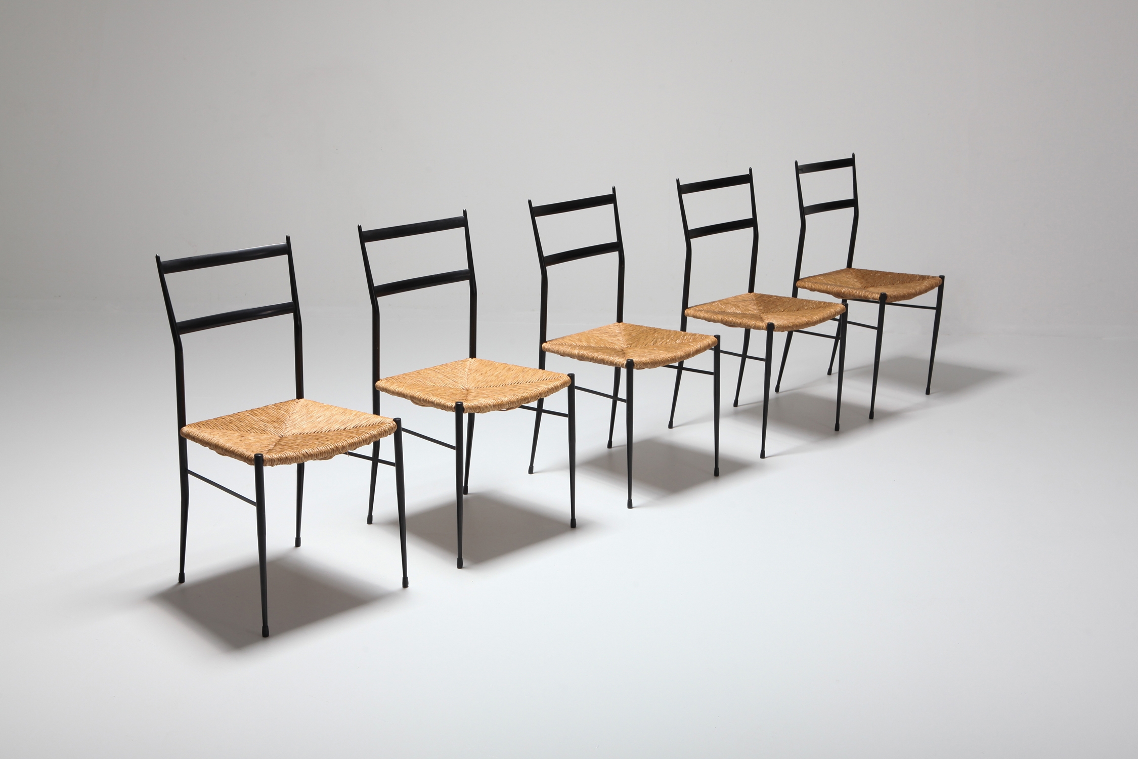 Gio Ponti Superleggera Dining Chairs Edition 'De Bijenkorf' - 1969